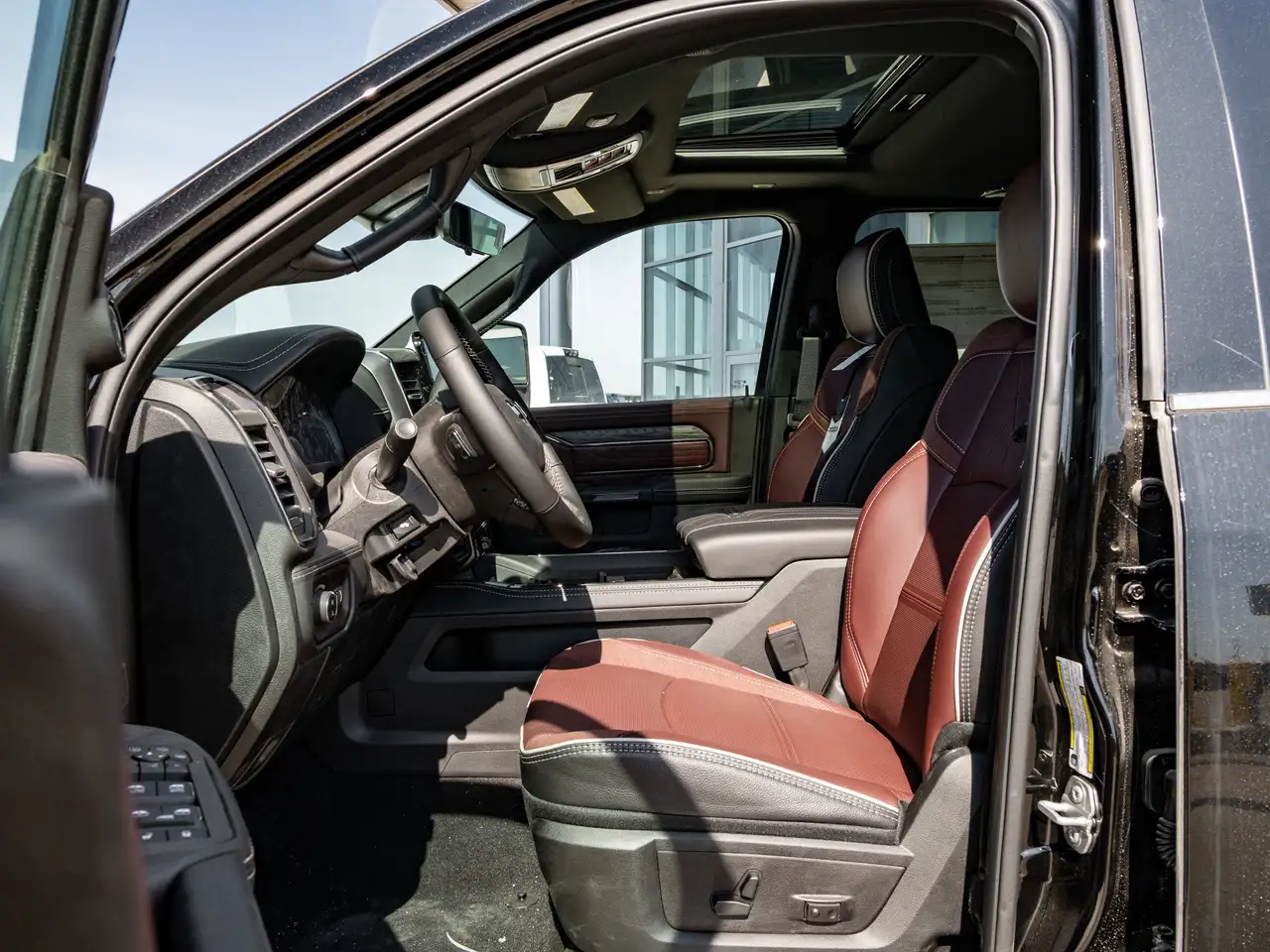 RAM 2500 снимка RAM 2500