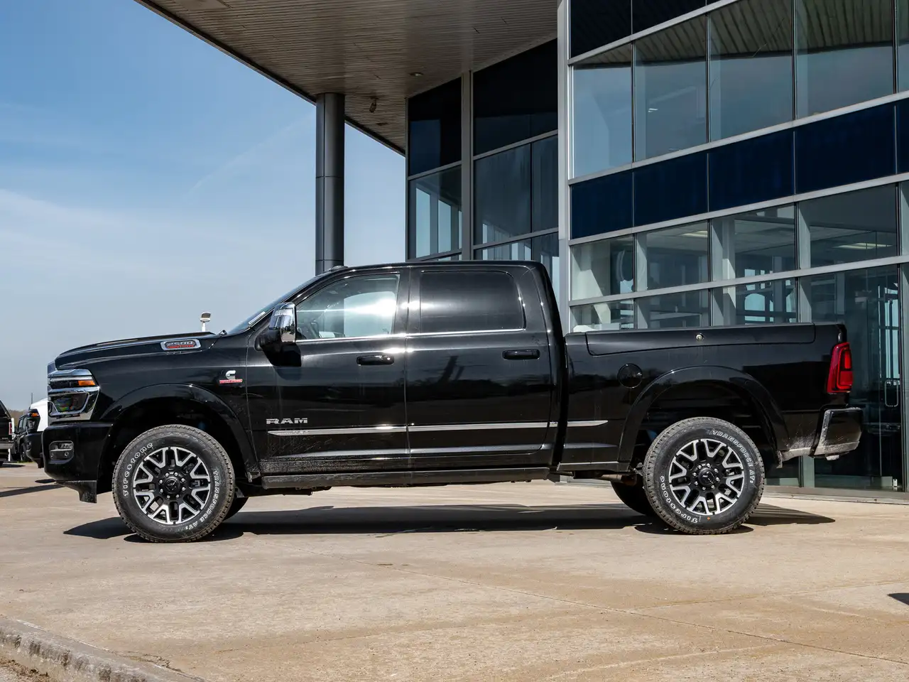 RAM 2500 снимка RAM 2500