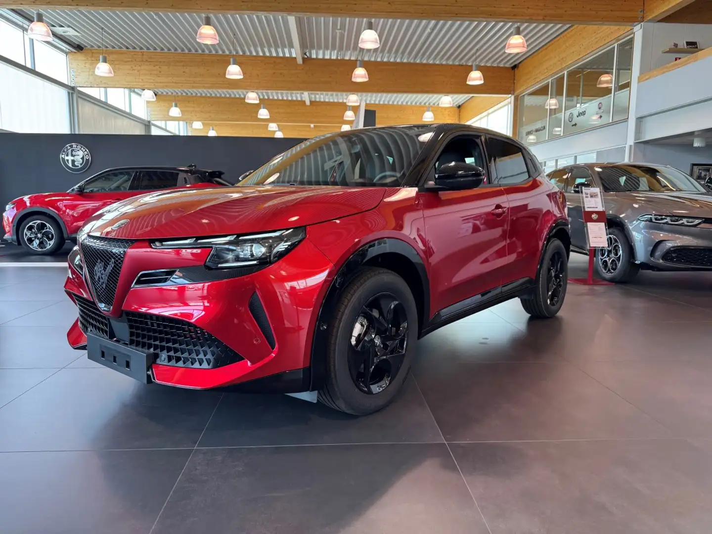 Alfa Romeo Junior Ibrida Rouge - 1