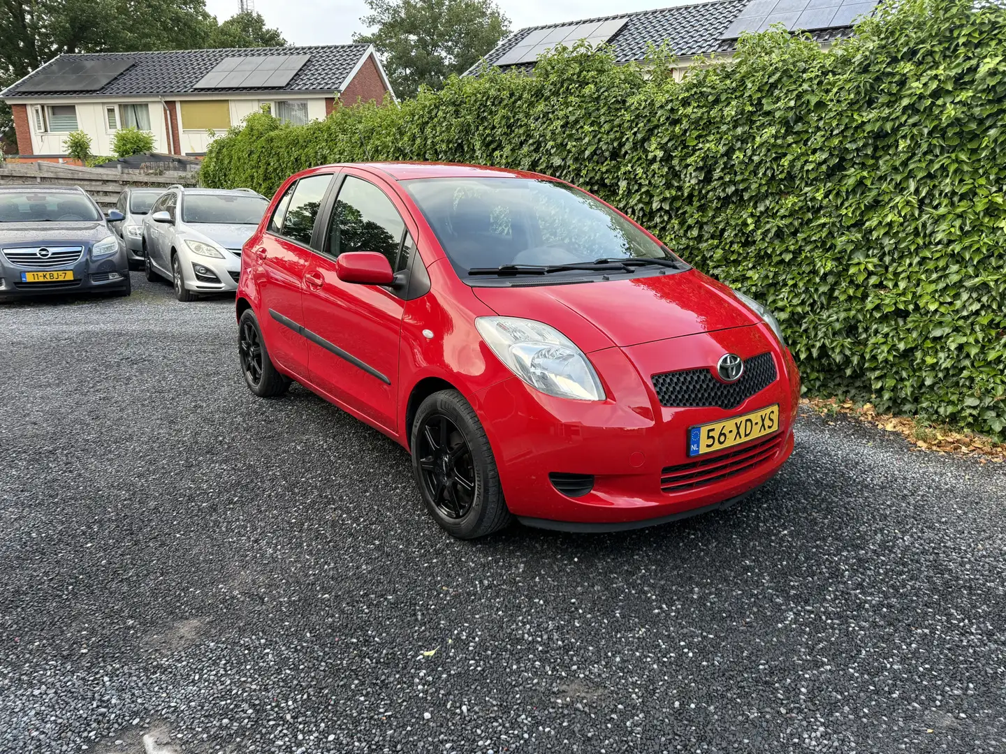 Toyota Yaris 1.3 VVTi Sol | Airco | Elekt. Ramen | LMV | 5 Deur Rouge - 1