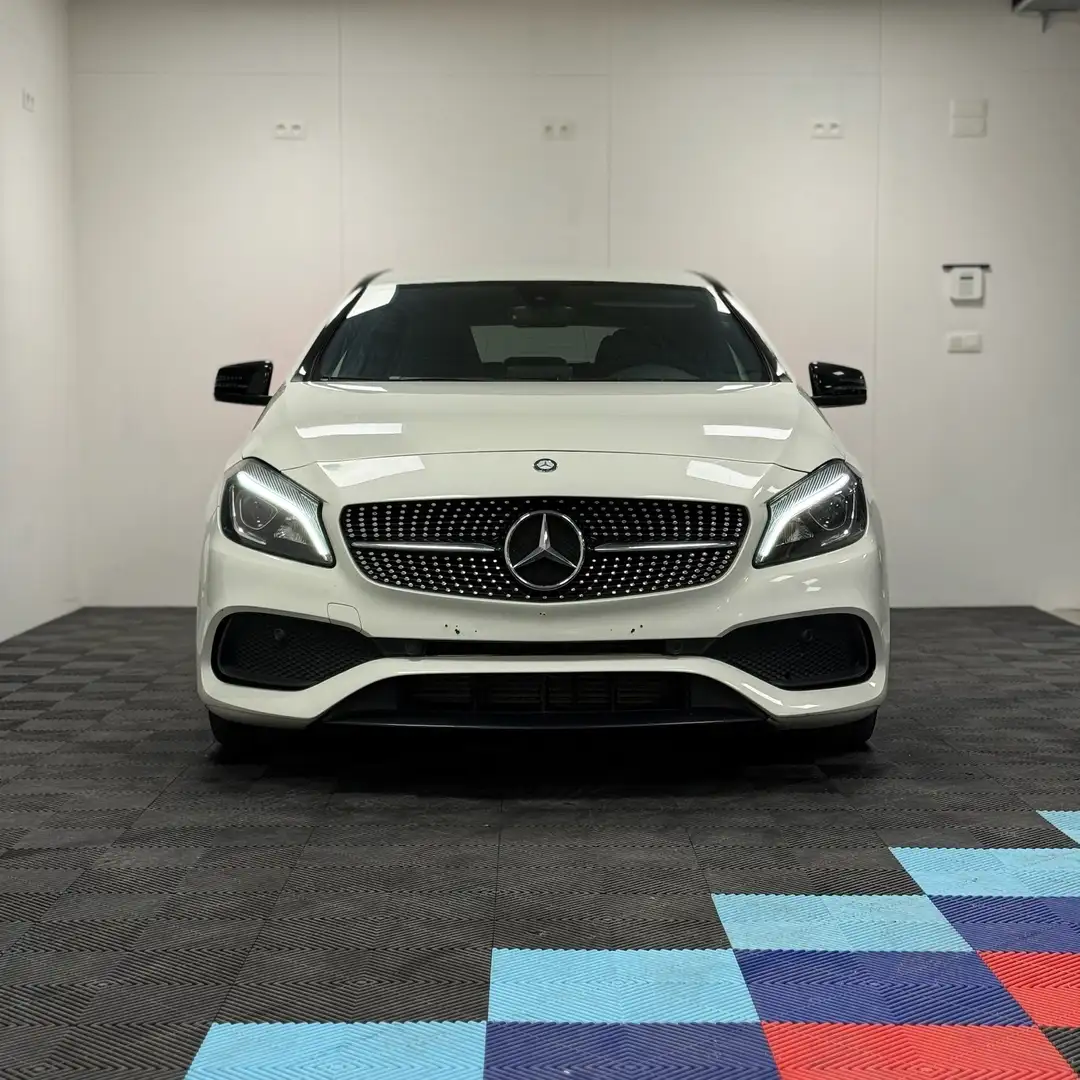 Mercedes-Benz A 200 d pack amg Blanc - 2