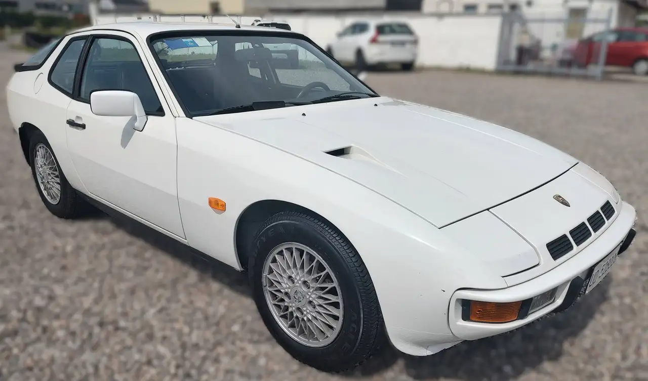 Porsche 924 2.0 Turbo, foto 2