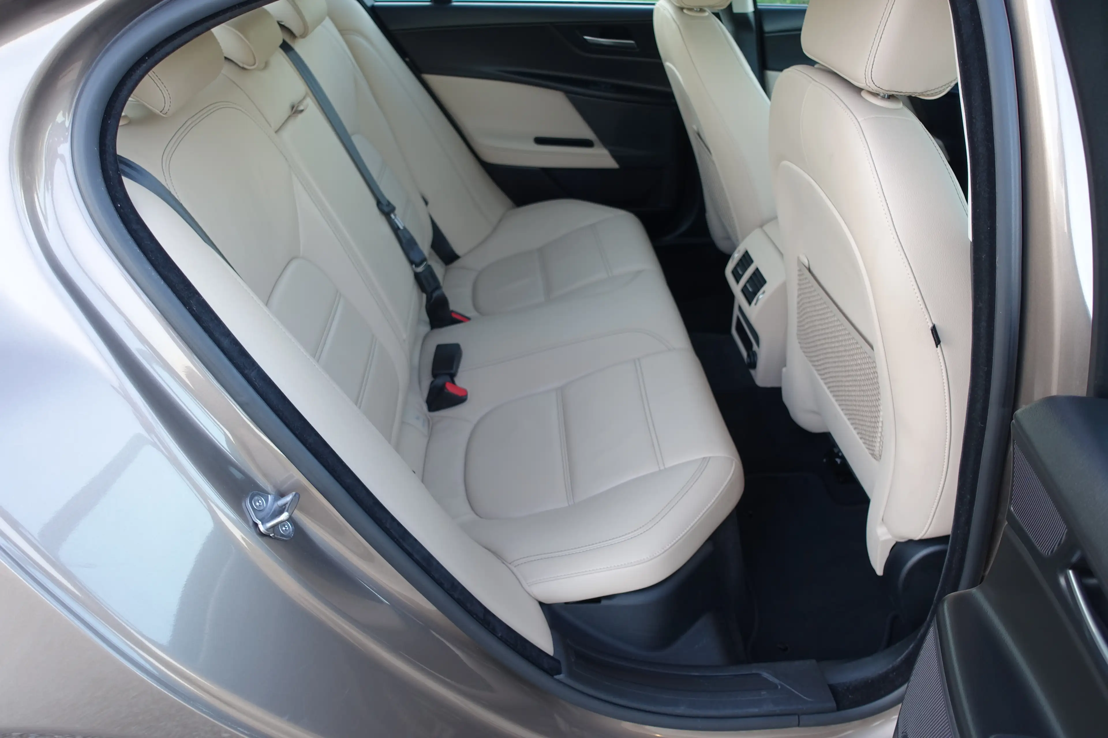 Jaguar XE XE 2.0 D E-Performance Prestige Full optie,1Egenaar,GARANTIE — photo 13