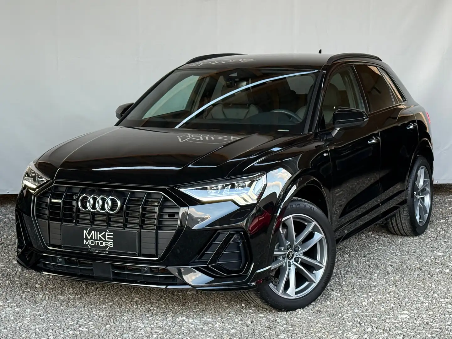 Audi Q3 35 TDI quattro S line S-tronic Schwarz - 2