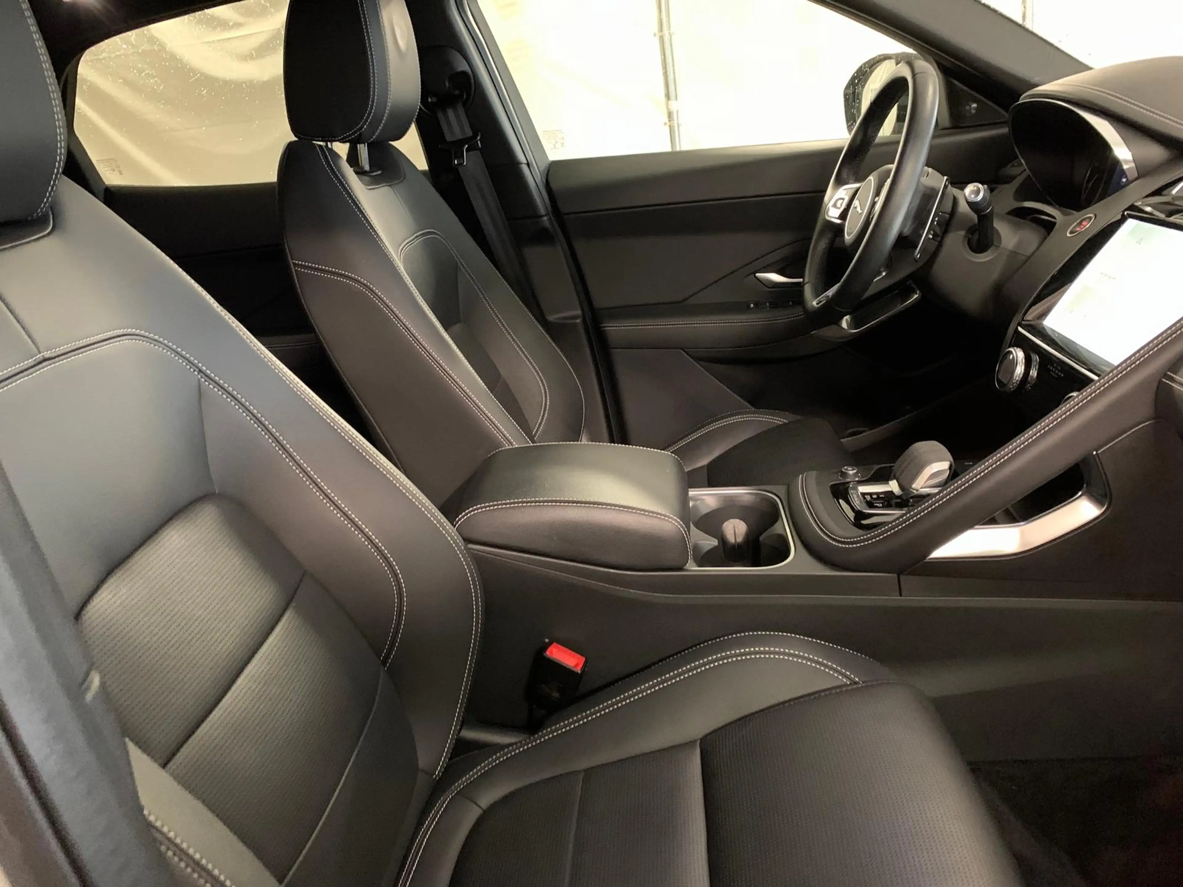 Jaguar E-Pace P300e R-Dynanimc S AWD|BlackPck|ACC|Memo — photo 4