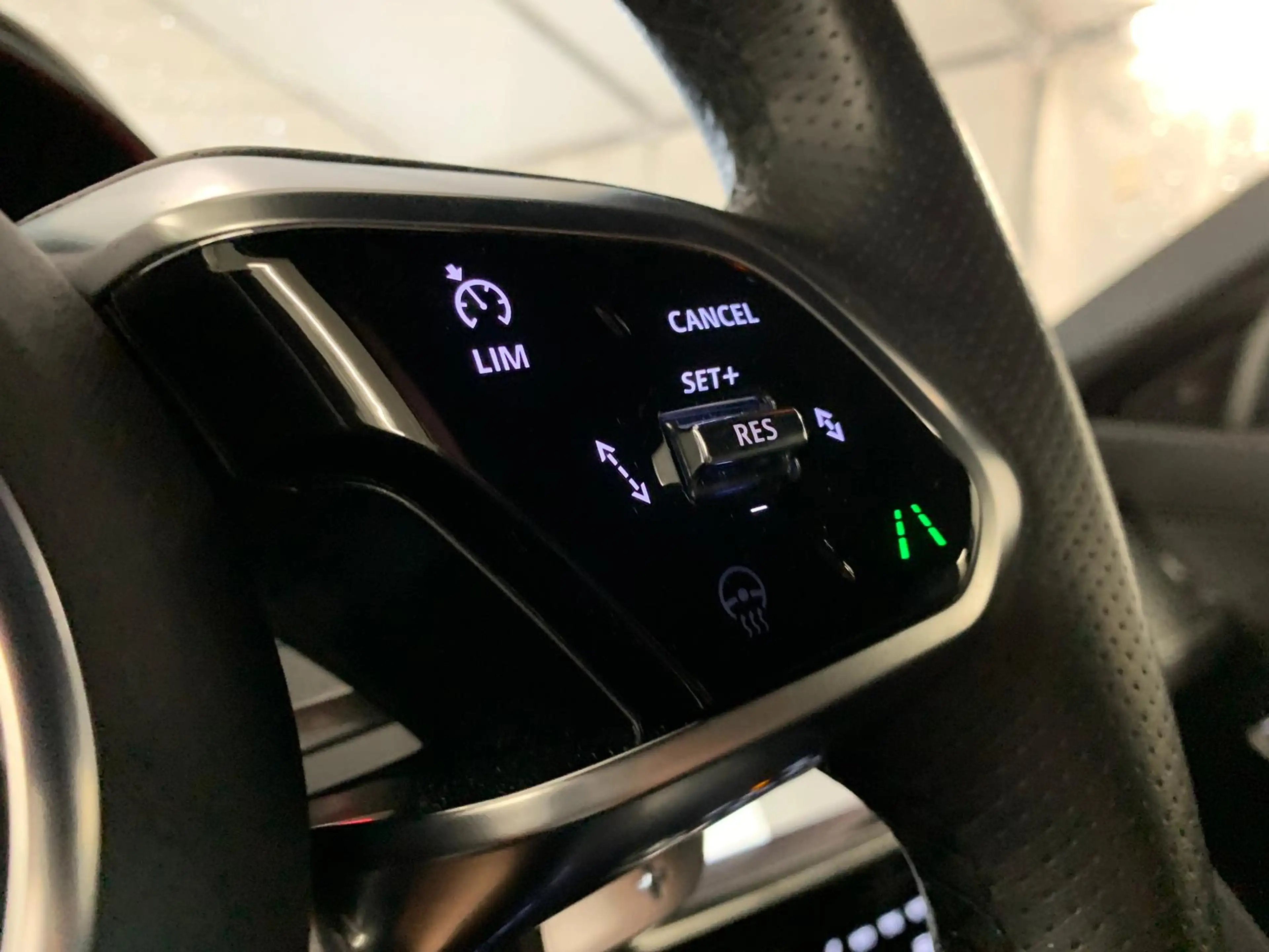 Jaguar E-Pace P300e R-Dynanimc S AWD|BlackPck|ACC|Memo — photo 14
