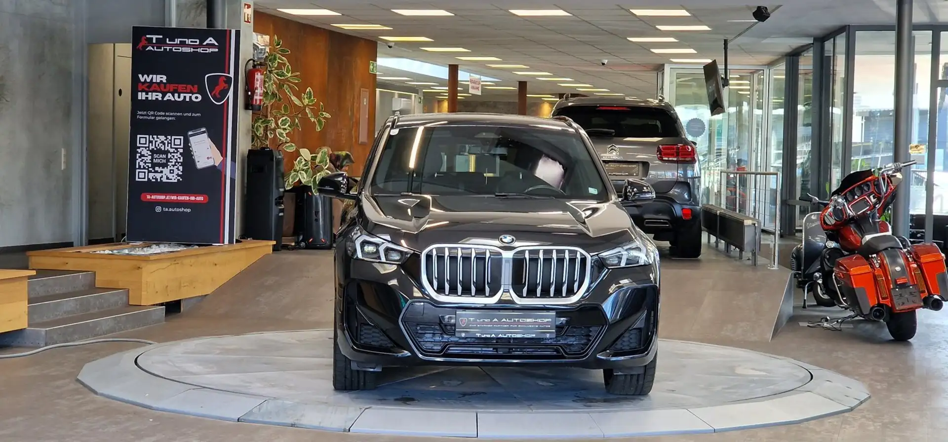 BMW X1 23d xDrive 48V 1-Hand M-Paket Aut. *AHK*Lenkradhei Schwarz - 2