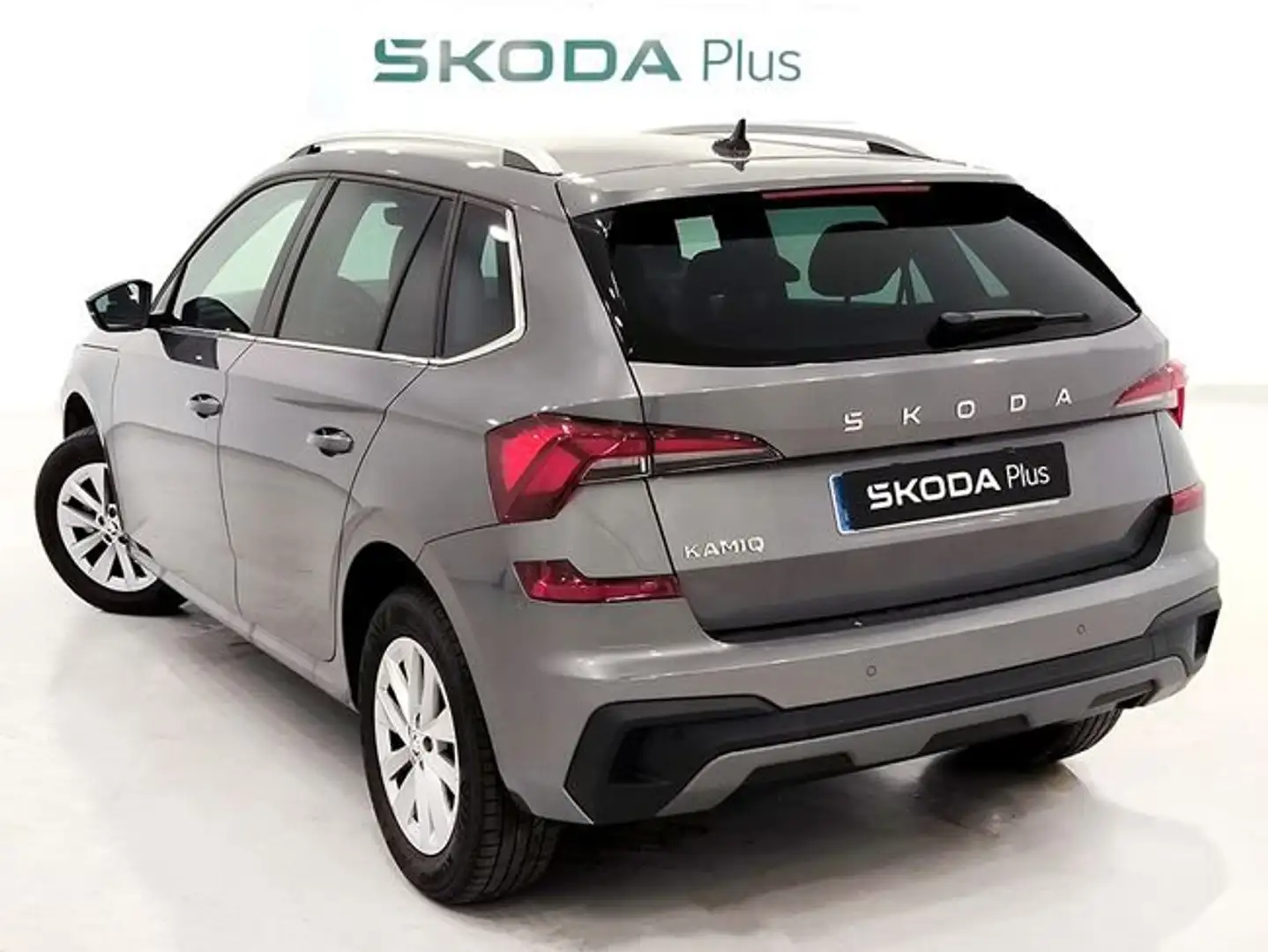 Skoda Kamiq 1.0 TSI Selection 70kW Gris - 2