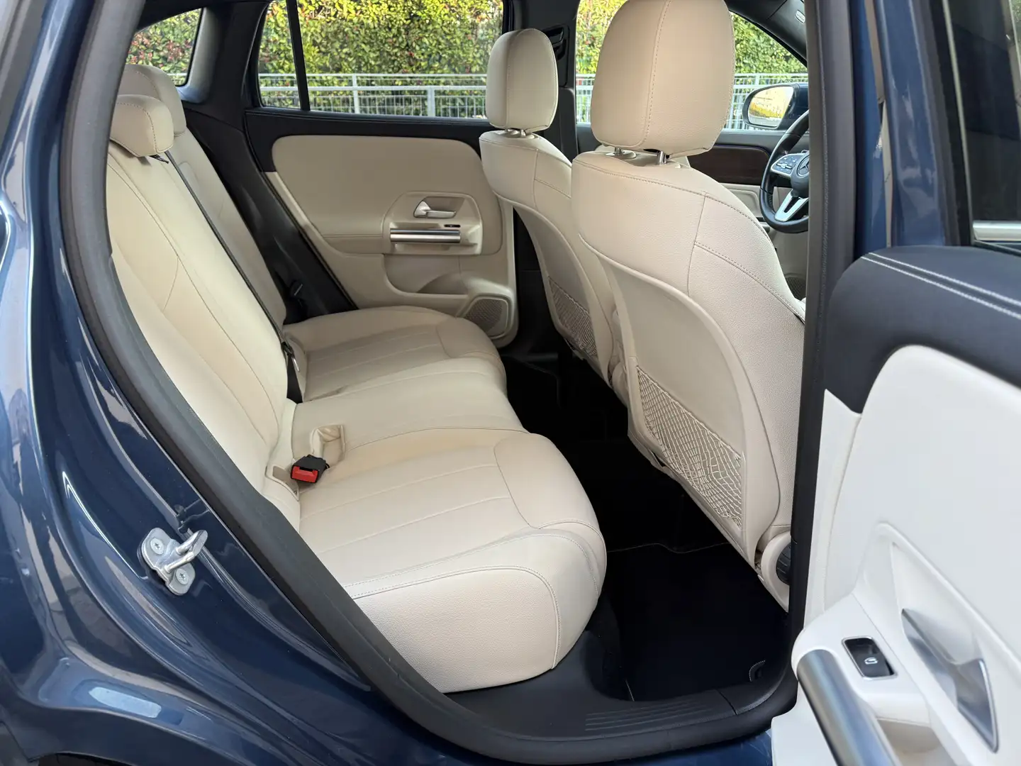 Mercedes-Benz GLA 200 d Sport Plus 4matic auto Blau - 2