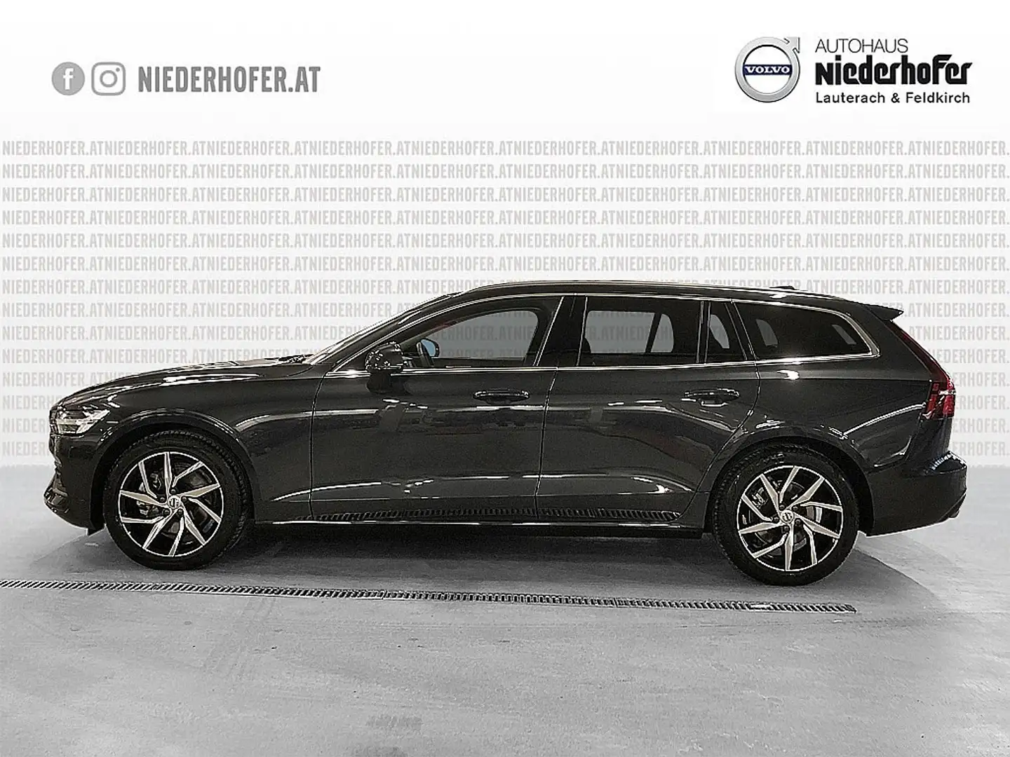 Volvo V60 D3 AWD Momentum Pro Geartronic Gris - 2