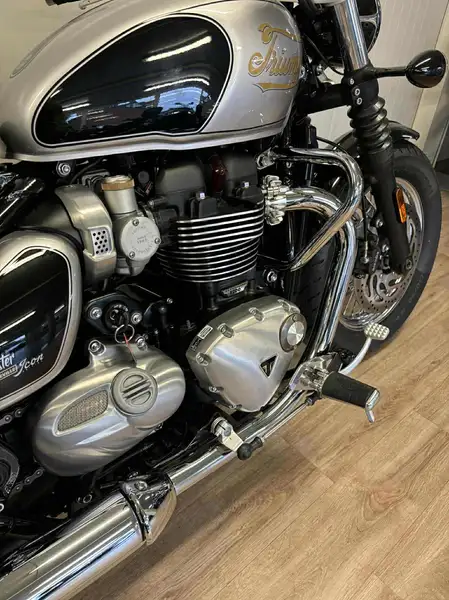 Triumph Speedmaster - foto 5