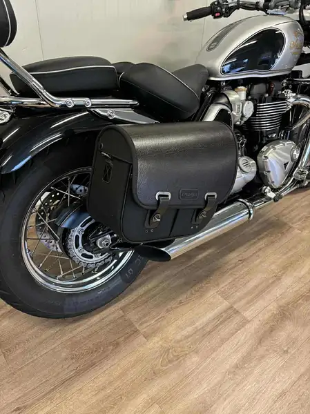 Triumph Speedmaster - foto 3