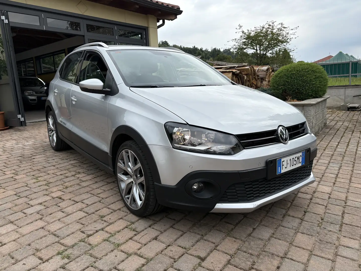 Volkswagen Polo Cross 5p 1.2 tsi Cross GARANZIA - 2