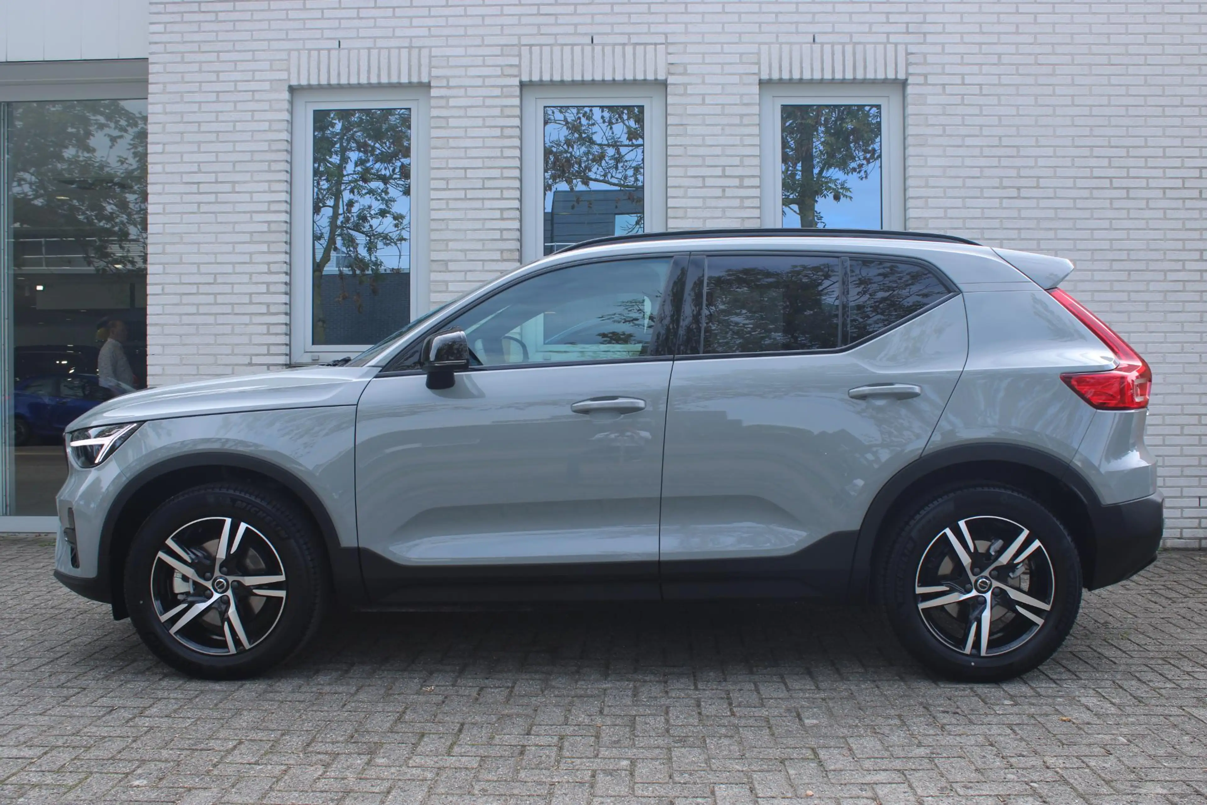 Volvo XC40 B4 Plus Dark | Trekhaak | Verwarmbare voorstoelen — photo 3