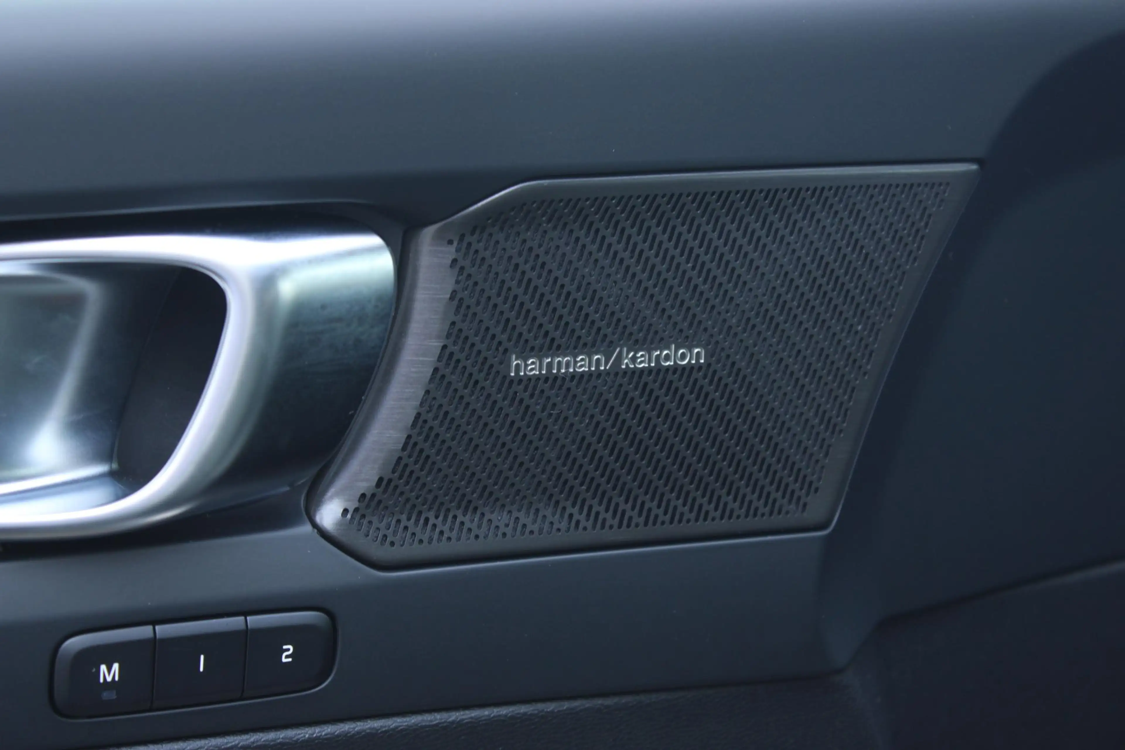 Volvo XC40 B4 Plus Dark | Trekhaak | Verwarmbare voorstoelen — photo 14