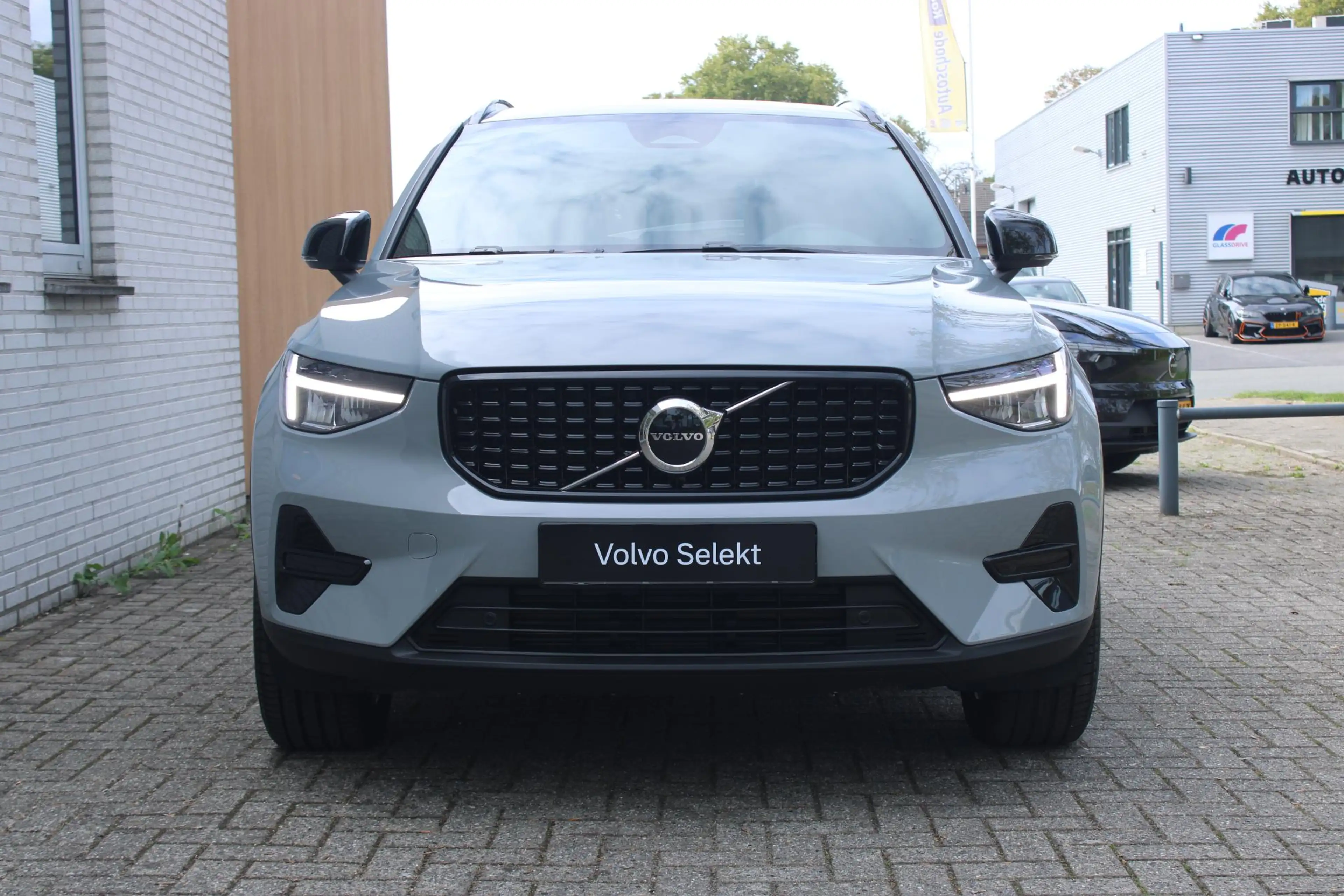 Volvo XC40 B4 Plus Dark | Trekhaak | Verwarmbare voorstoelen — photo 2