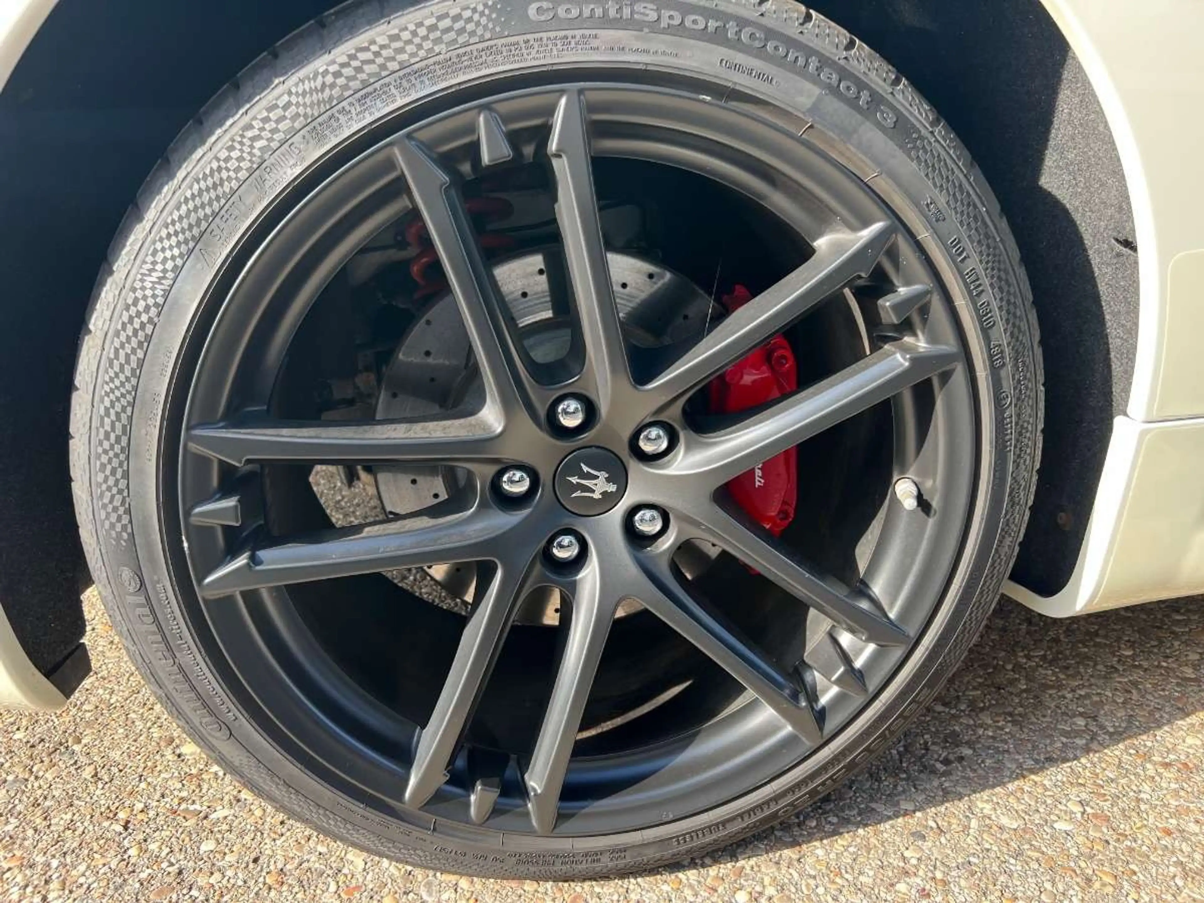 Maserati GranCabrio MC — photo 8