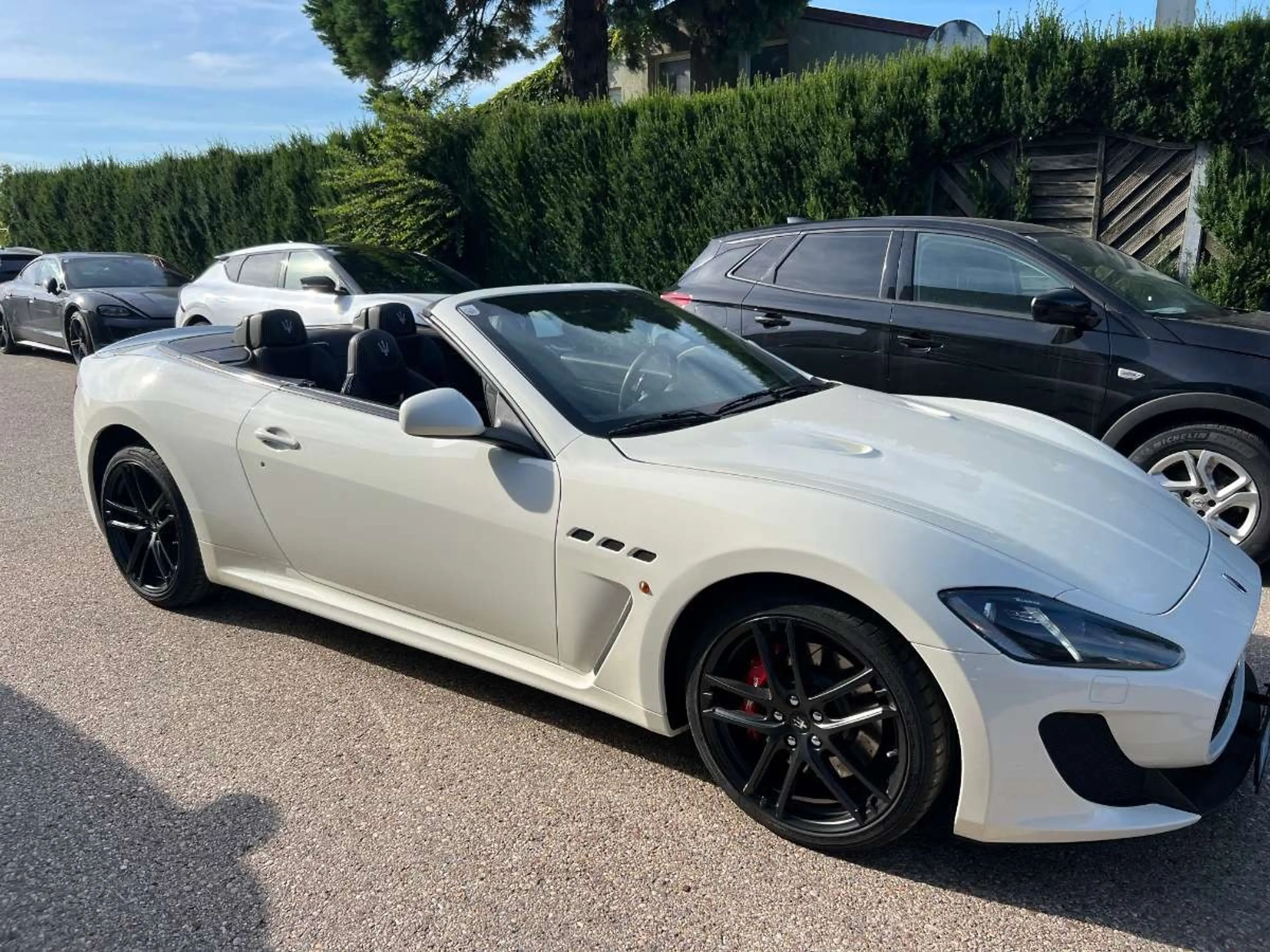 Maserati GranCabrio MC — photo 11