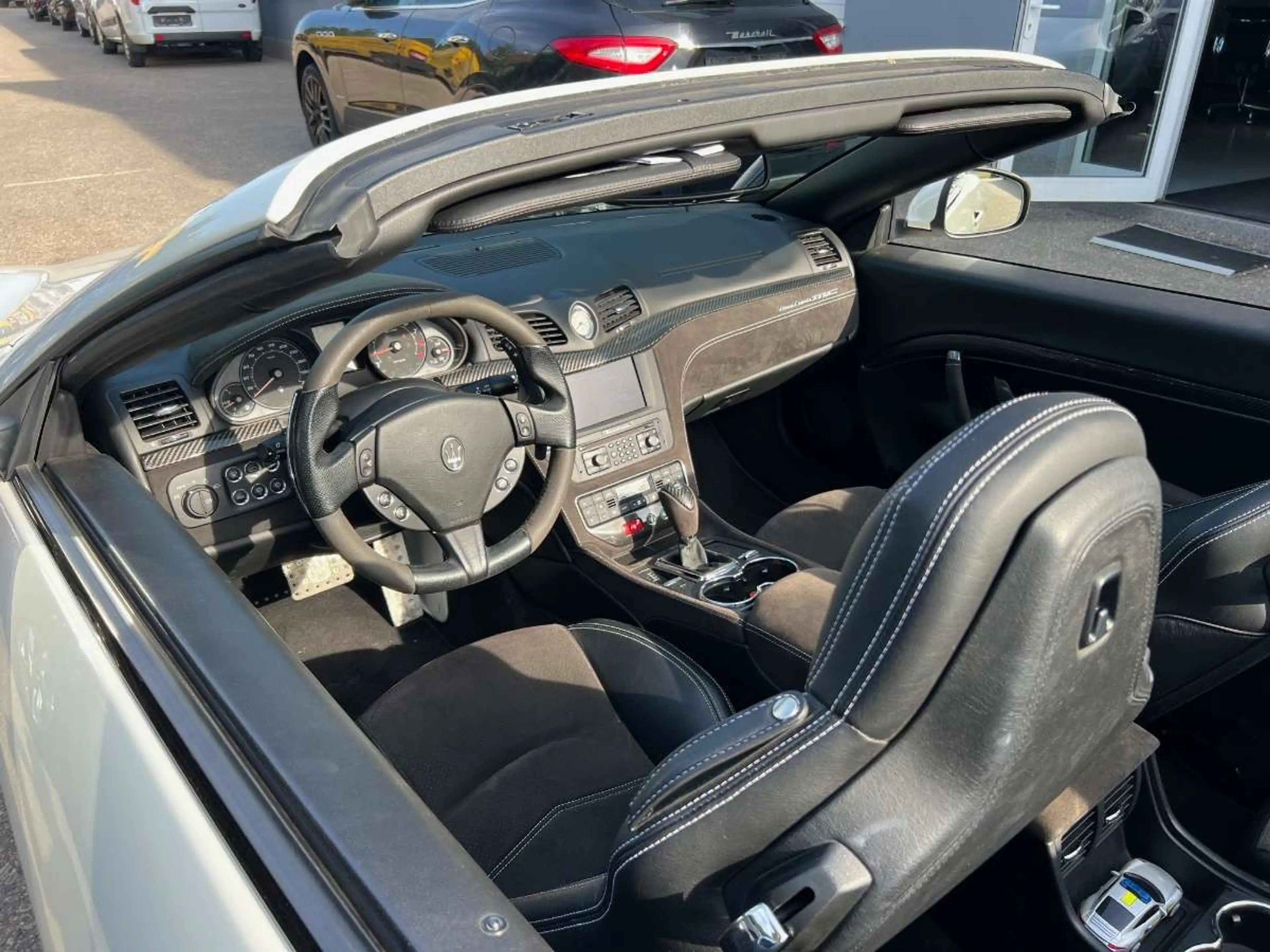 Maserati GranCabrio MC — photo 14