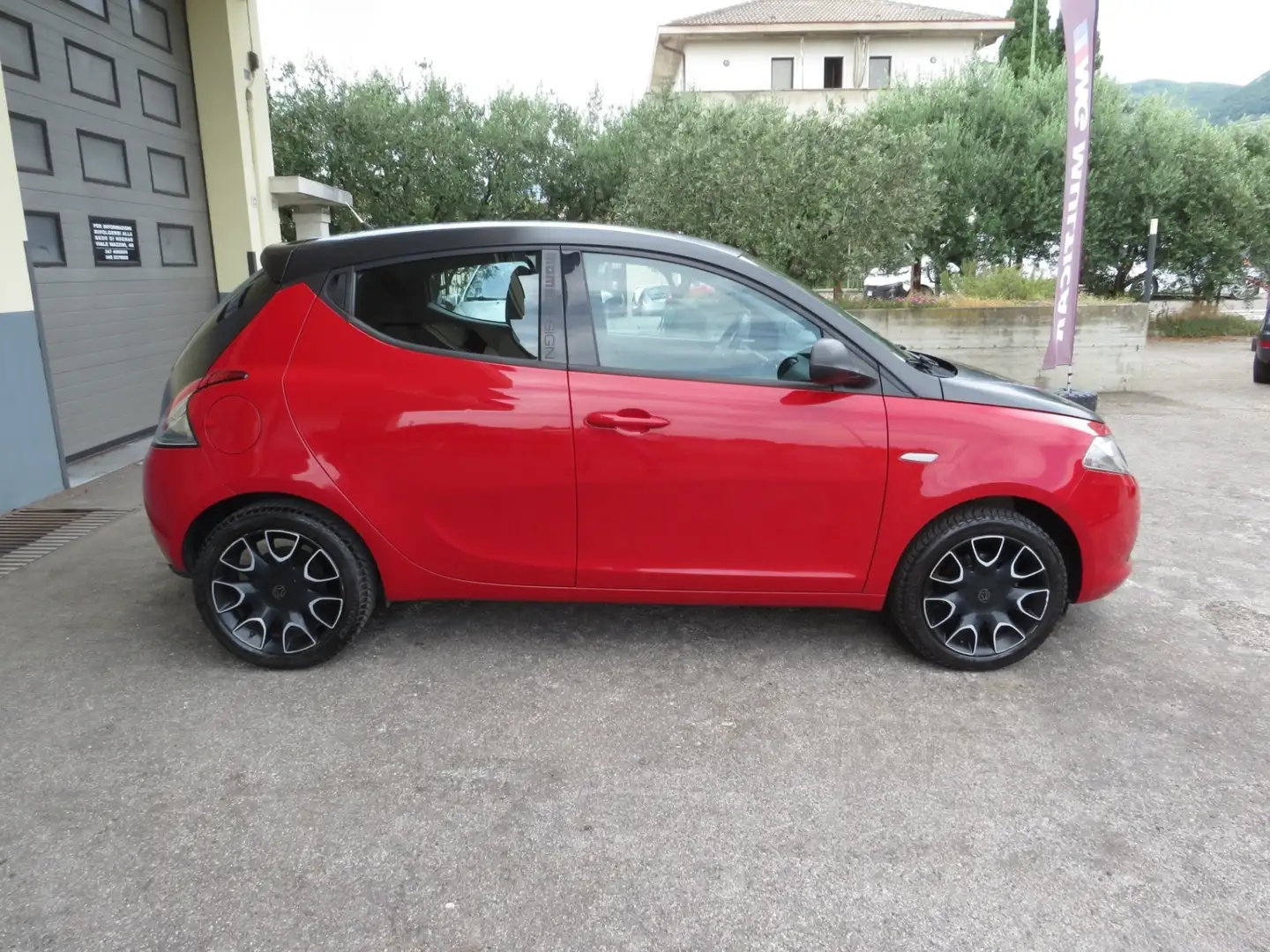 Lancia Ypsilon 1.2 MomoDesign 69cv. km 105.900. unicoproprietario Rosso - 2