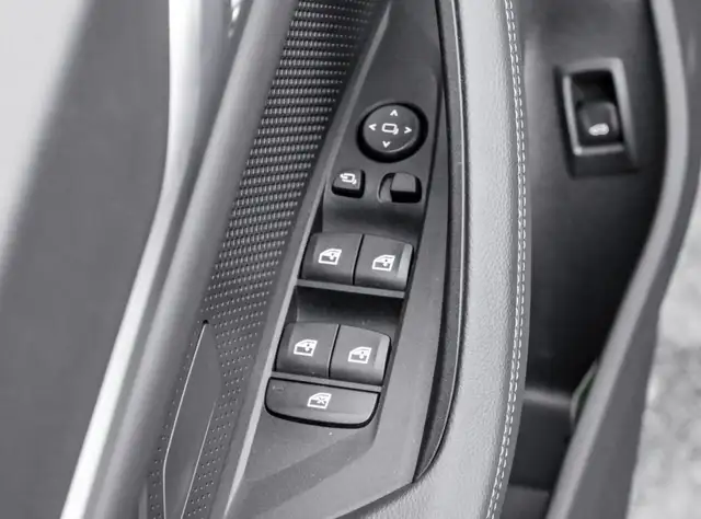 BMW 4 Series view 6
