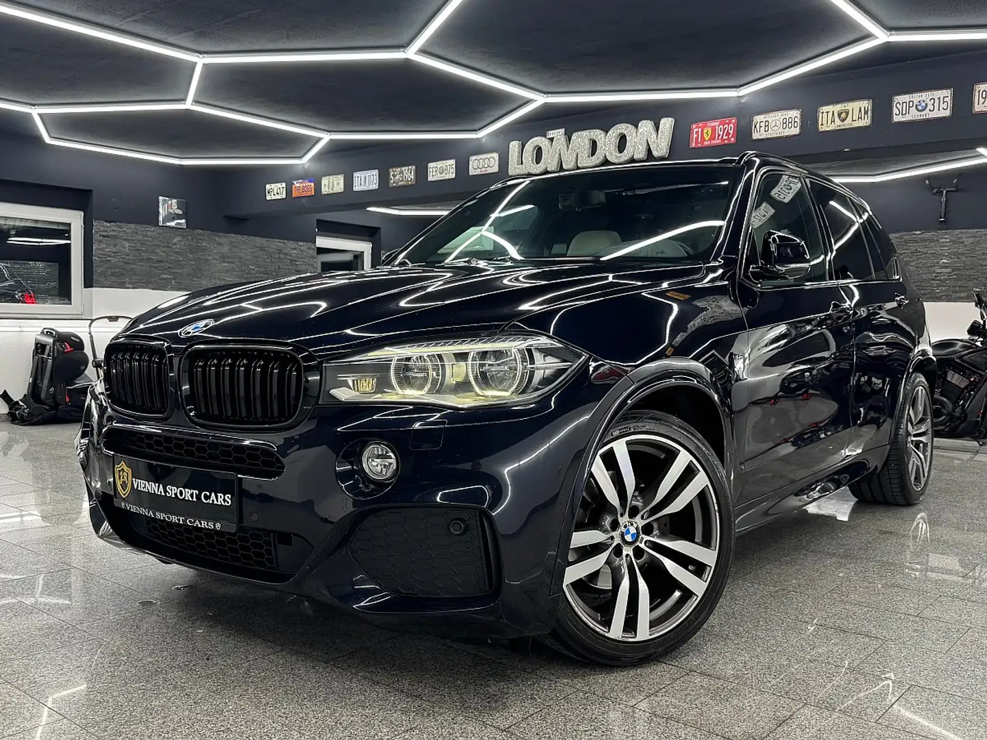 BMW X5 xDrive 30d Aut.*M-Paket*Voll* Schwarz - 2