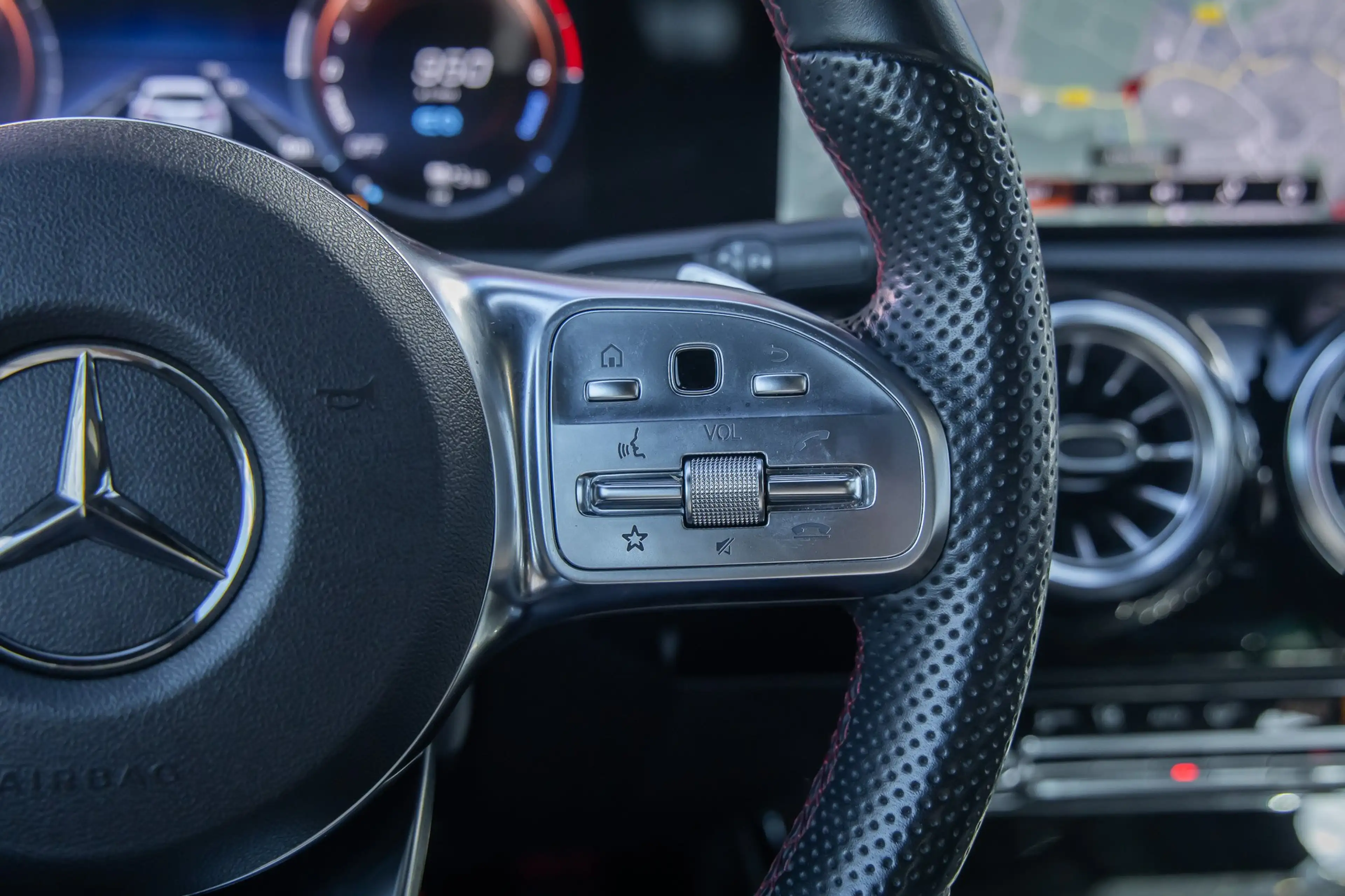 Mercedes-Benz A 250 e AMG Line | Panorama dak | Camera | Stoelverwarmi — photo 23