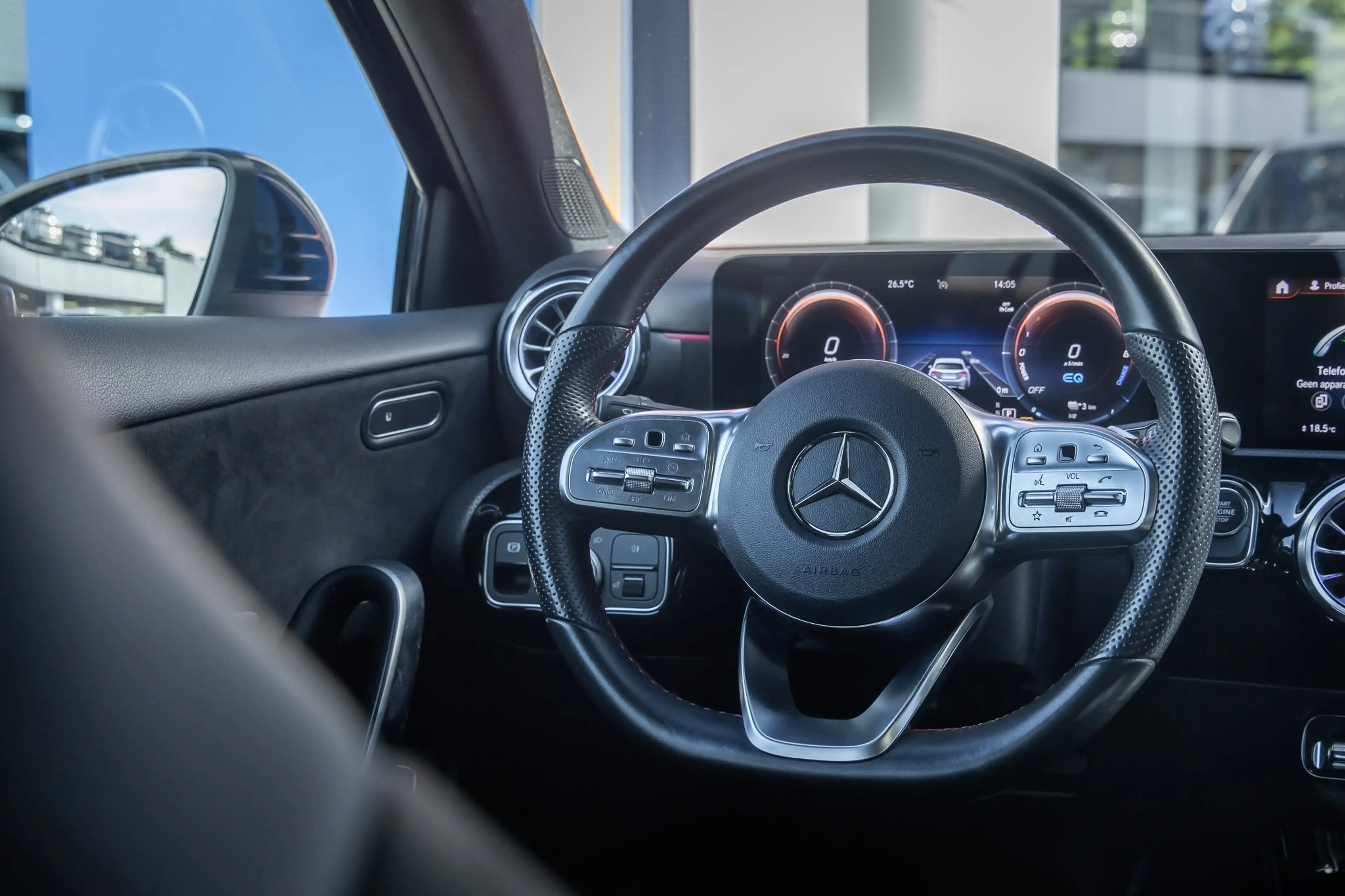 Mercedes-Benz A 250 e AMG Line | Panorama dak | Camera | Stoelverwarmi — photo 19