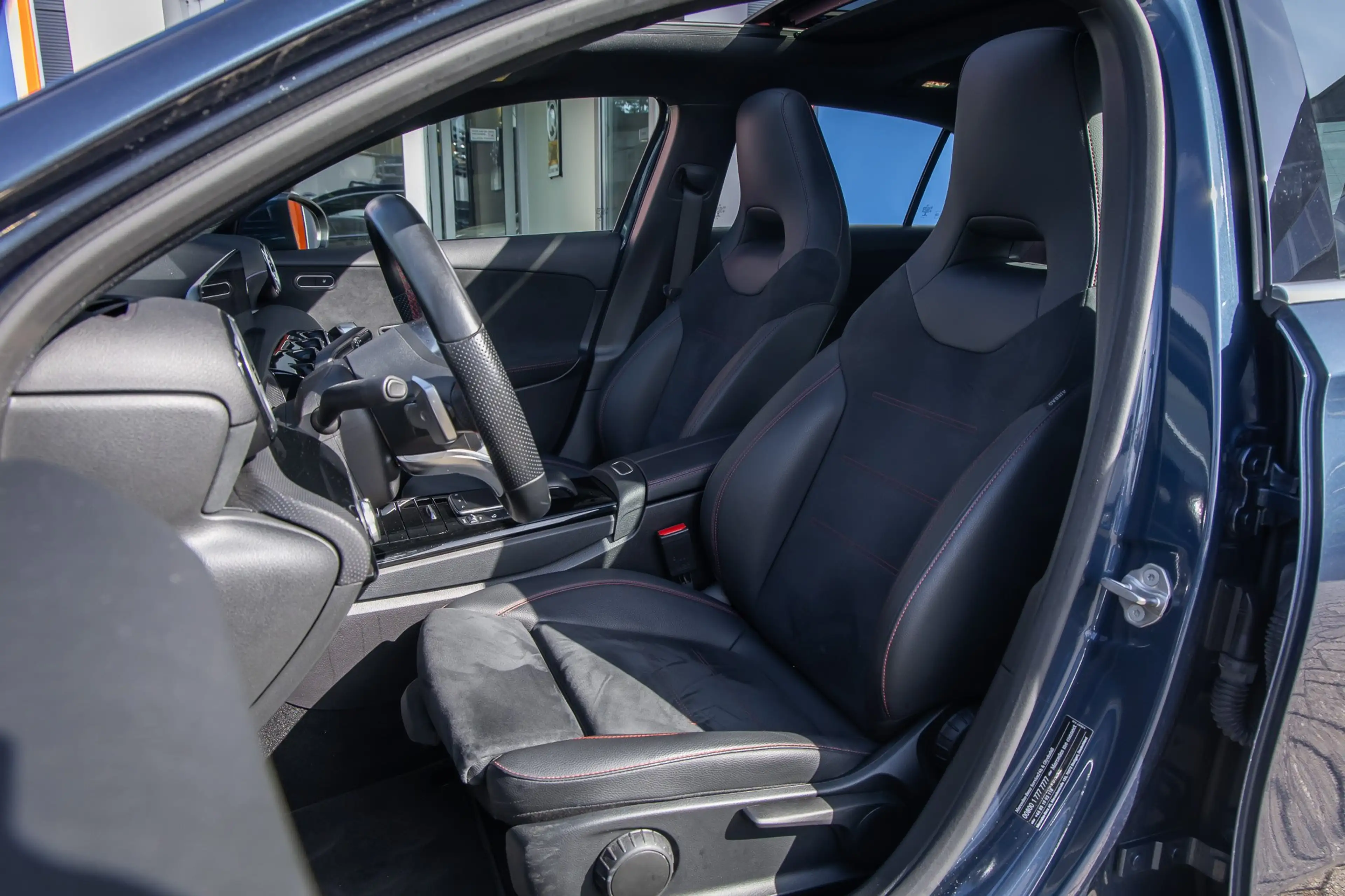 Mercedes-Benz A 250 e AMG Line | Panorama dak | Camera | Stoelverwarmi — photo 17