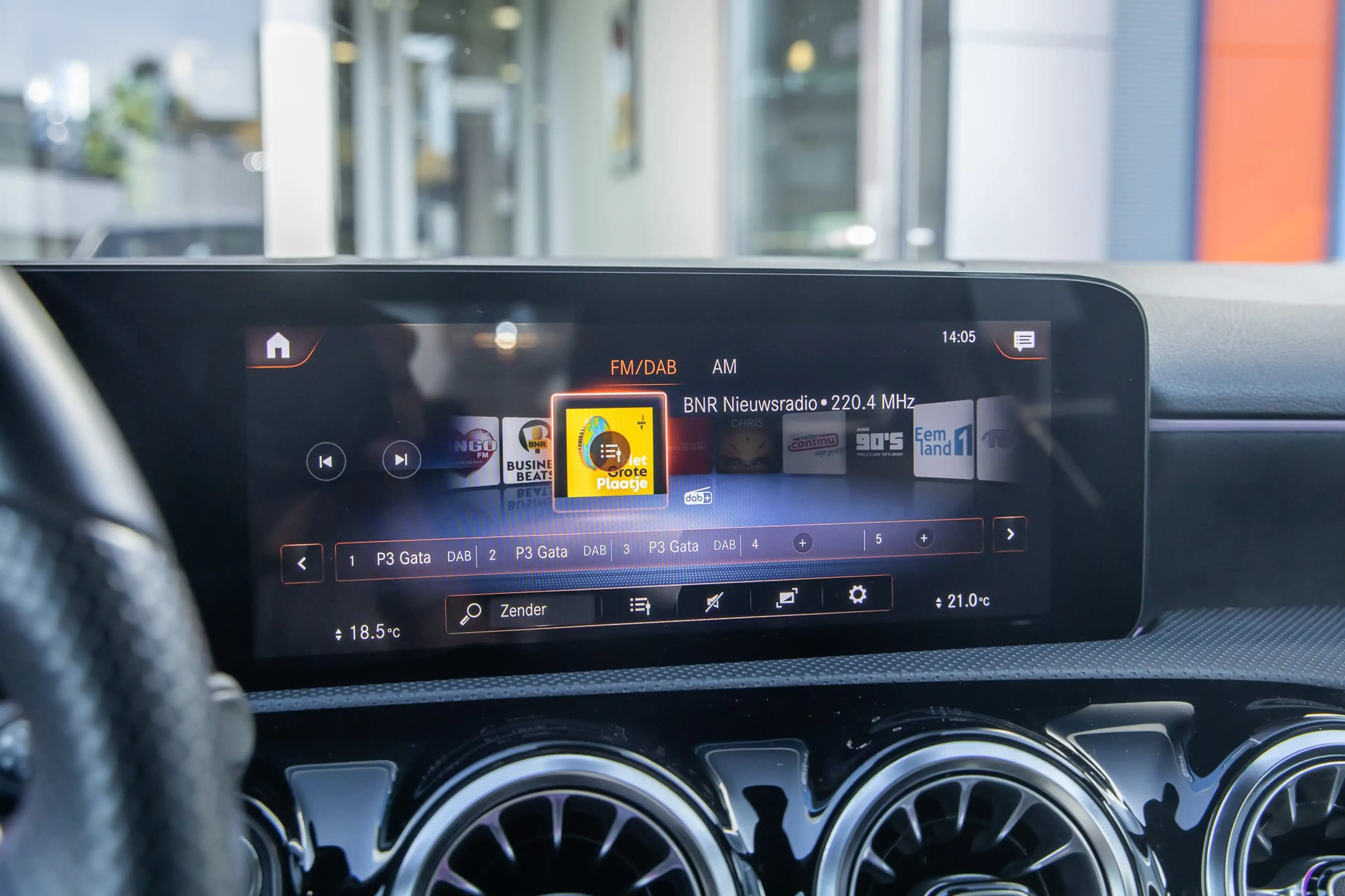 Mercedes-Benz A 250 e AMG Line | Panorama dak | Camera | Stoelverwarmi — photo 32