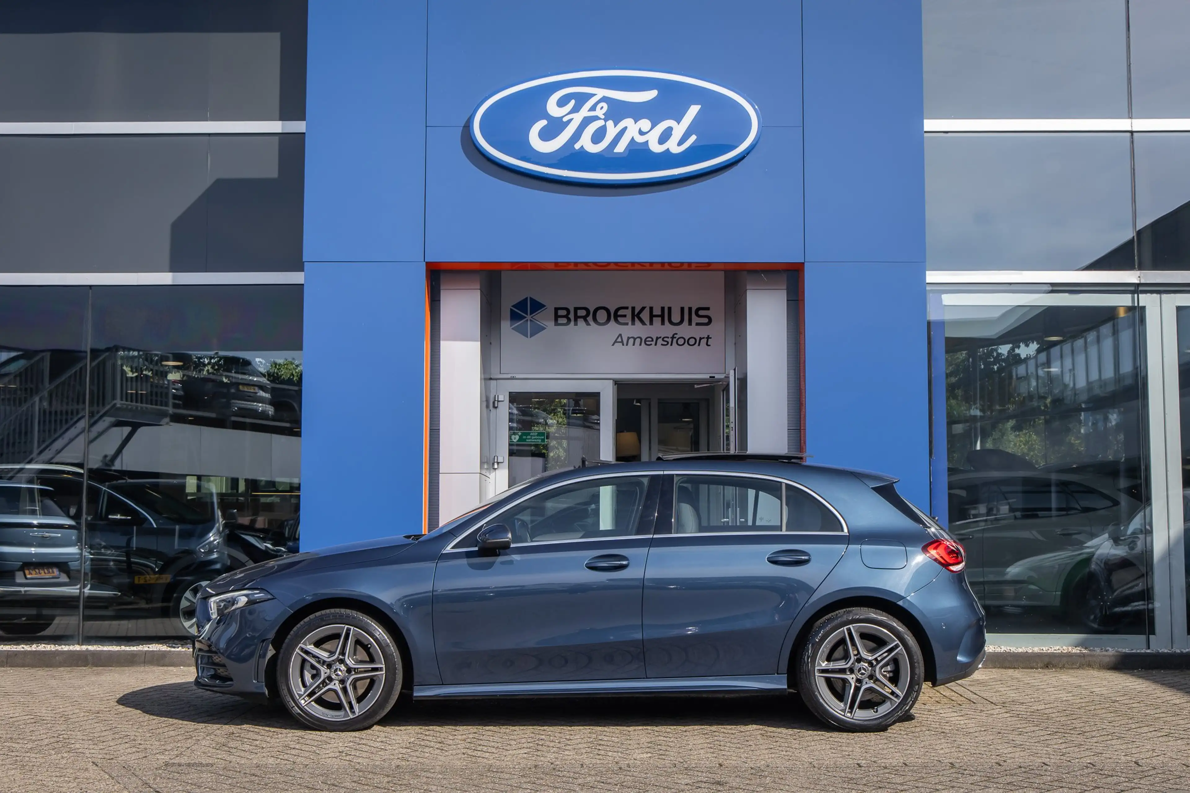 Mercedes-Benz A 250 e AMG Line | Panorama dak | Camera | Stoelverwarmi — photo 6