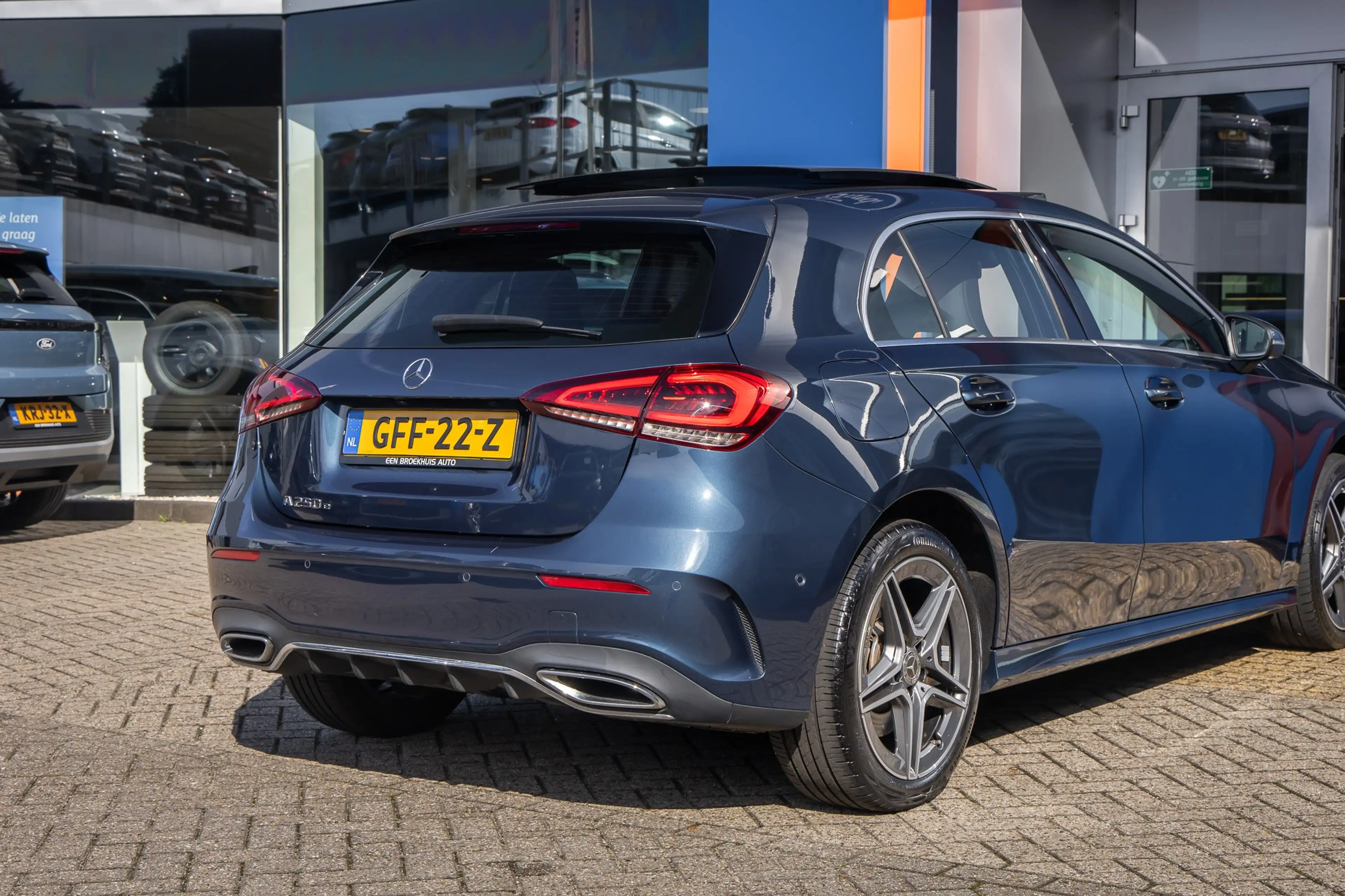 Mercedes-Benz A 250 e AMG Line | Panorama dak | Camera | Stoelverwarmi — photo 10