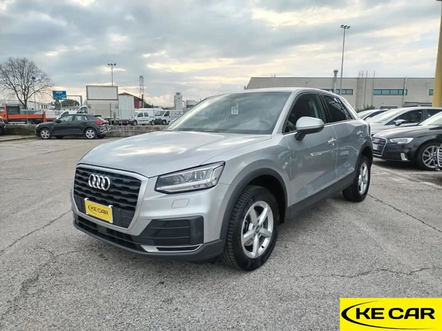 Audi Q2 30 TDI S tronic Business - FULL LED Argento - 1