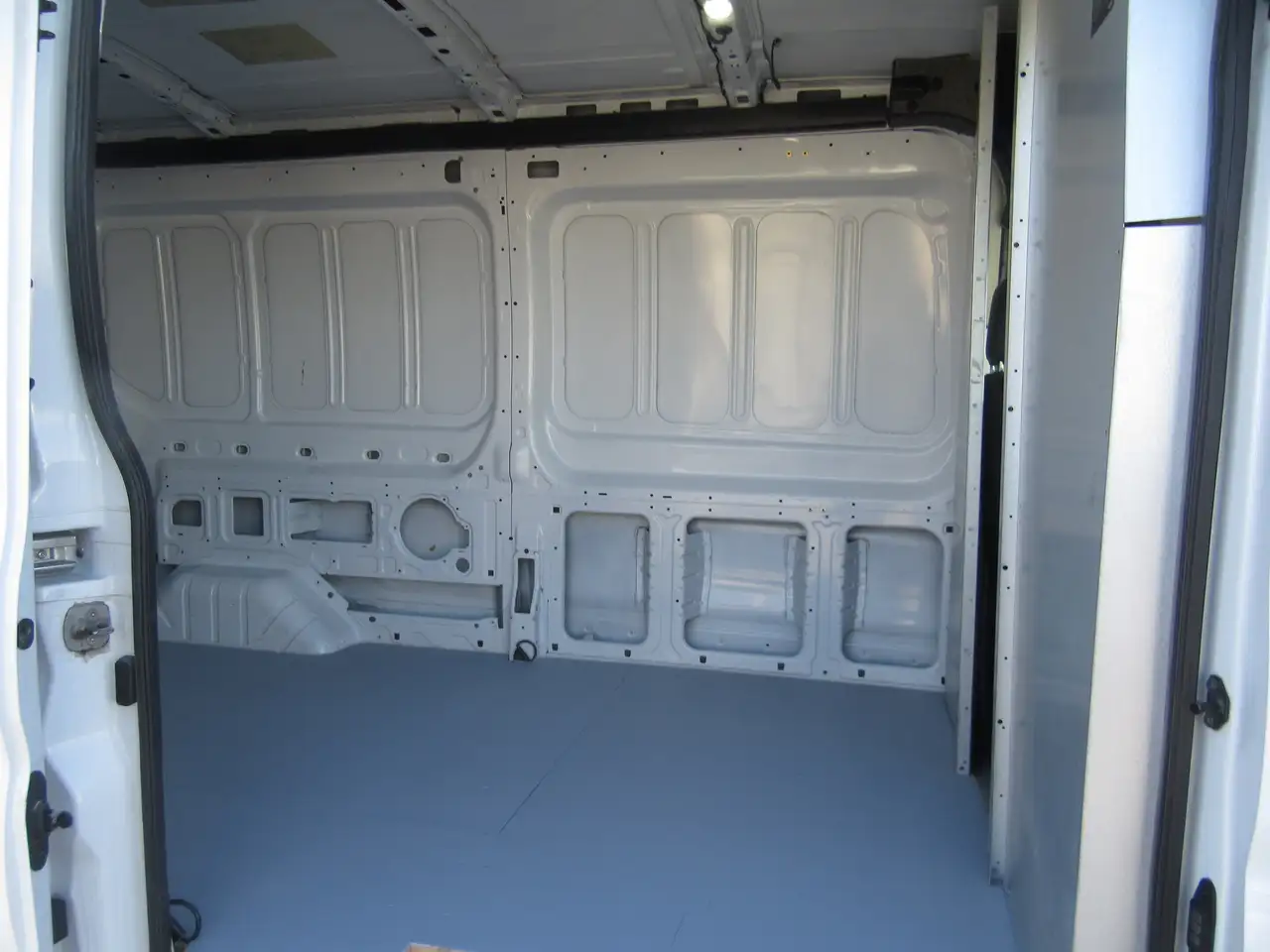 Ford Transit снимка Ford Transit