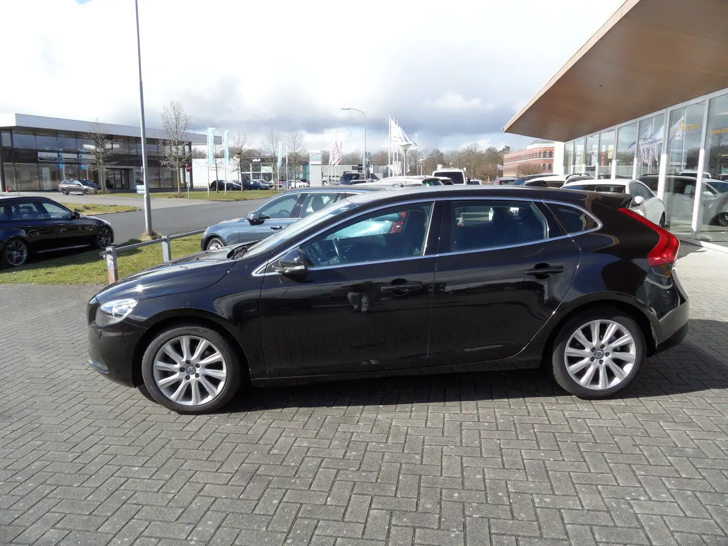 Volvo V40 2.0 T3 Nordic+ Negro - 2