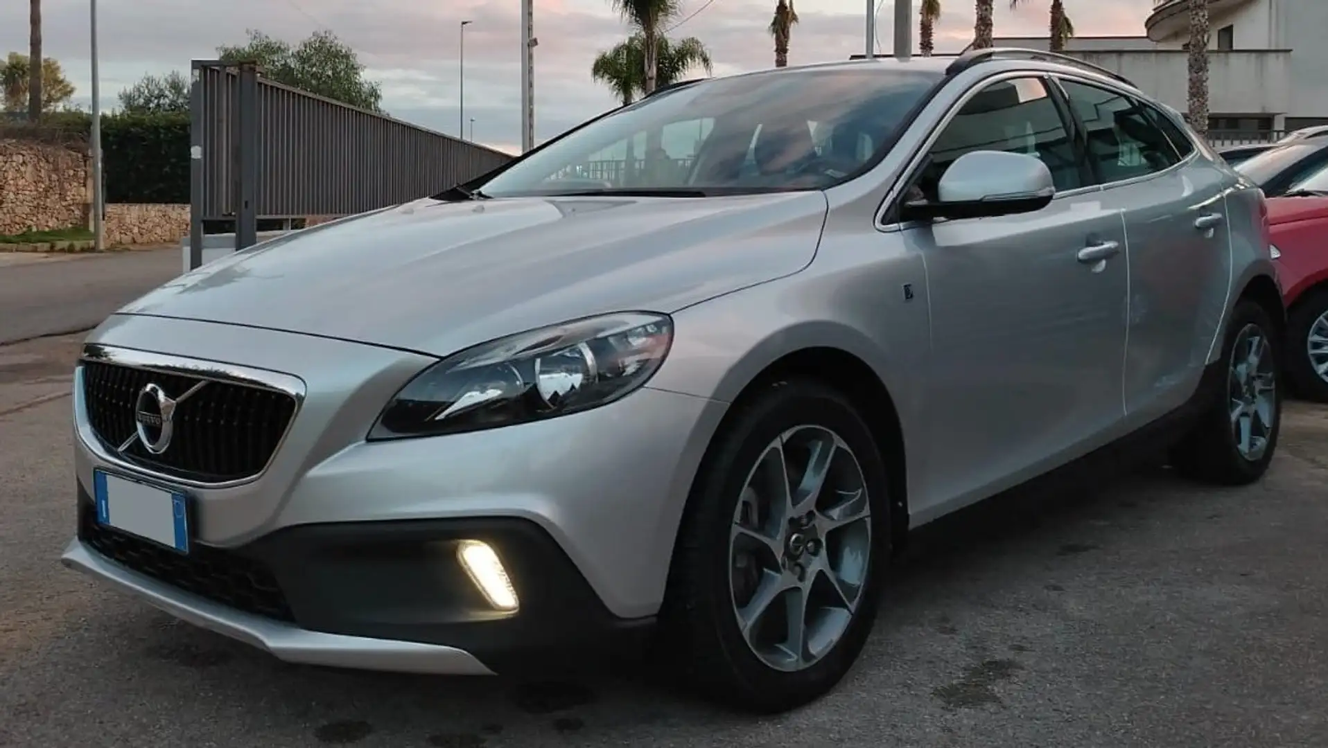 Volvo V40 Cross Country 2.0 d2 Srebrny - 2