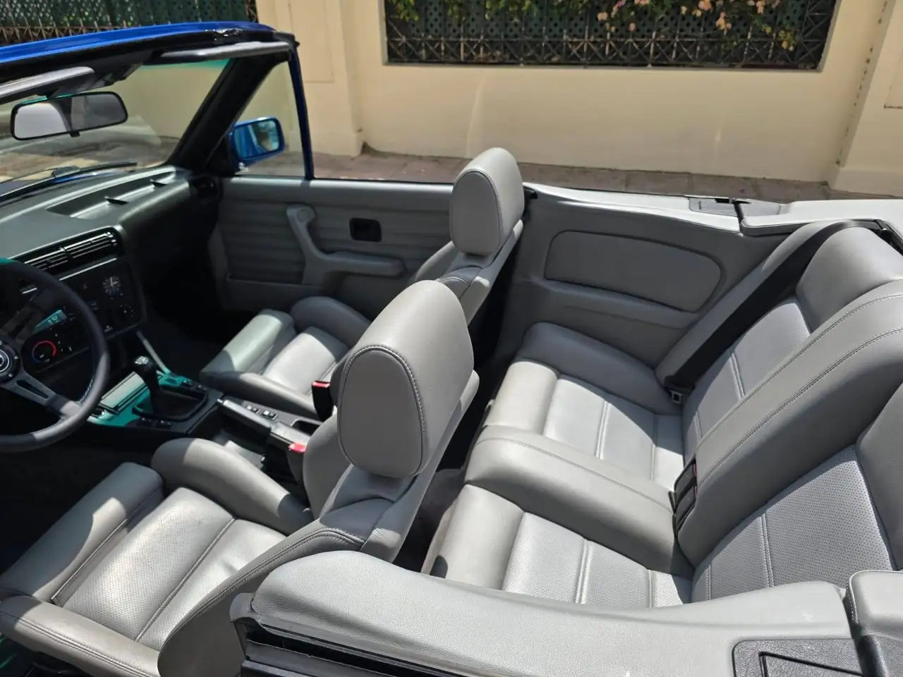 BMW 320i Cabriolet, foto 2