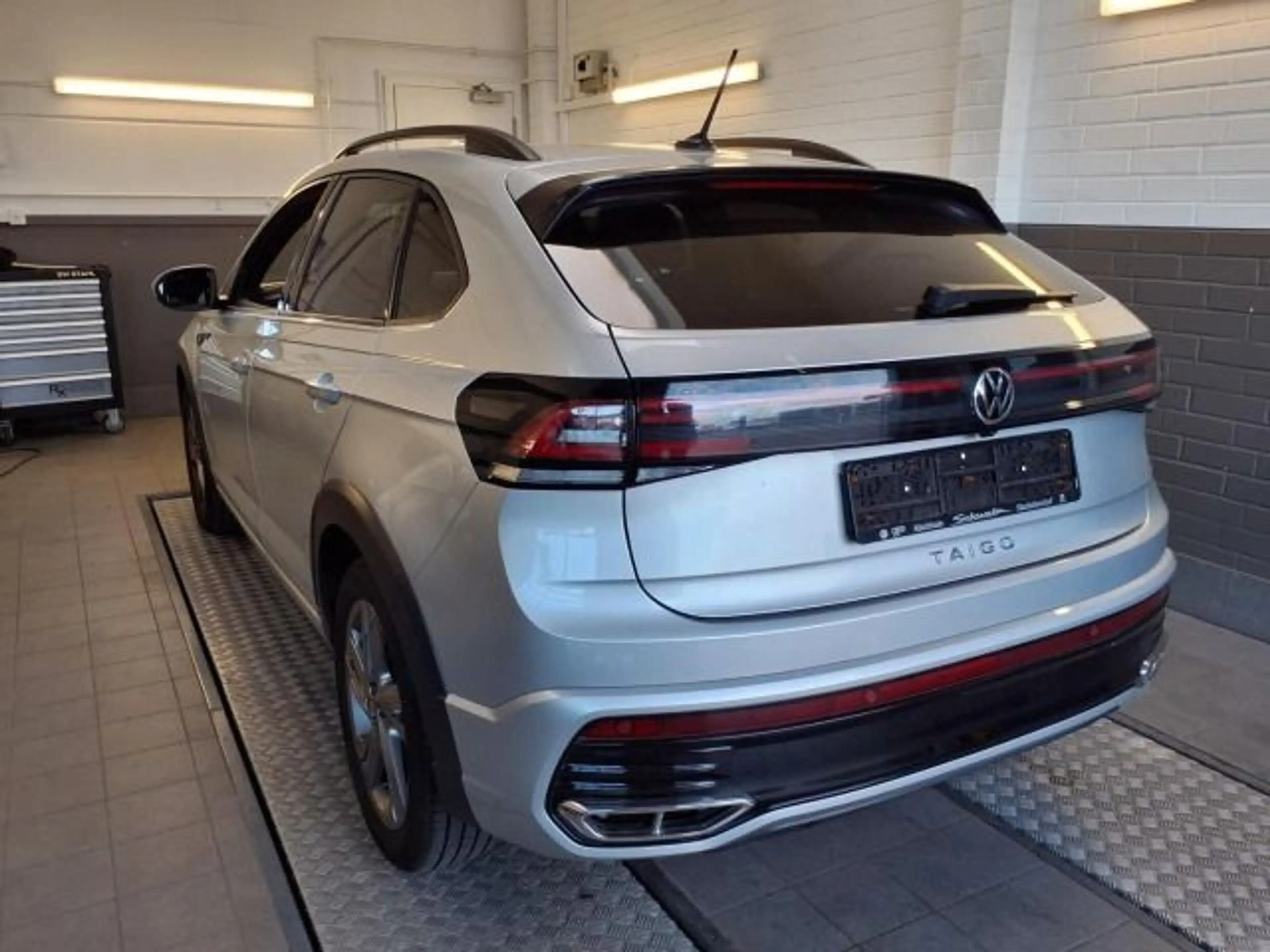 Volkswagen Taigo R-Line 1.5 TSI DSG AHK/Nav/ACC/Keyless/17" — photo 4