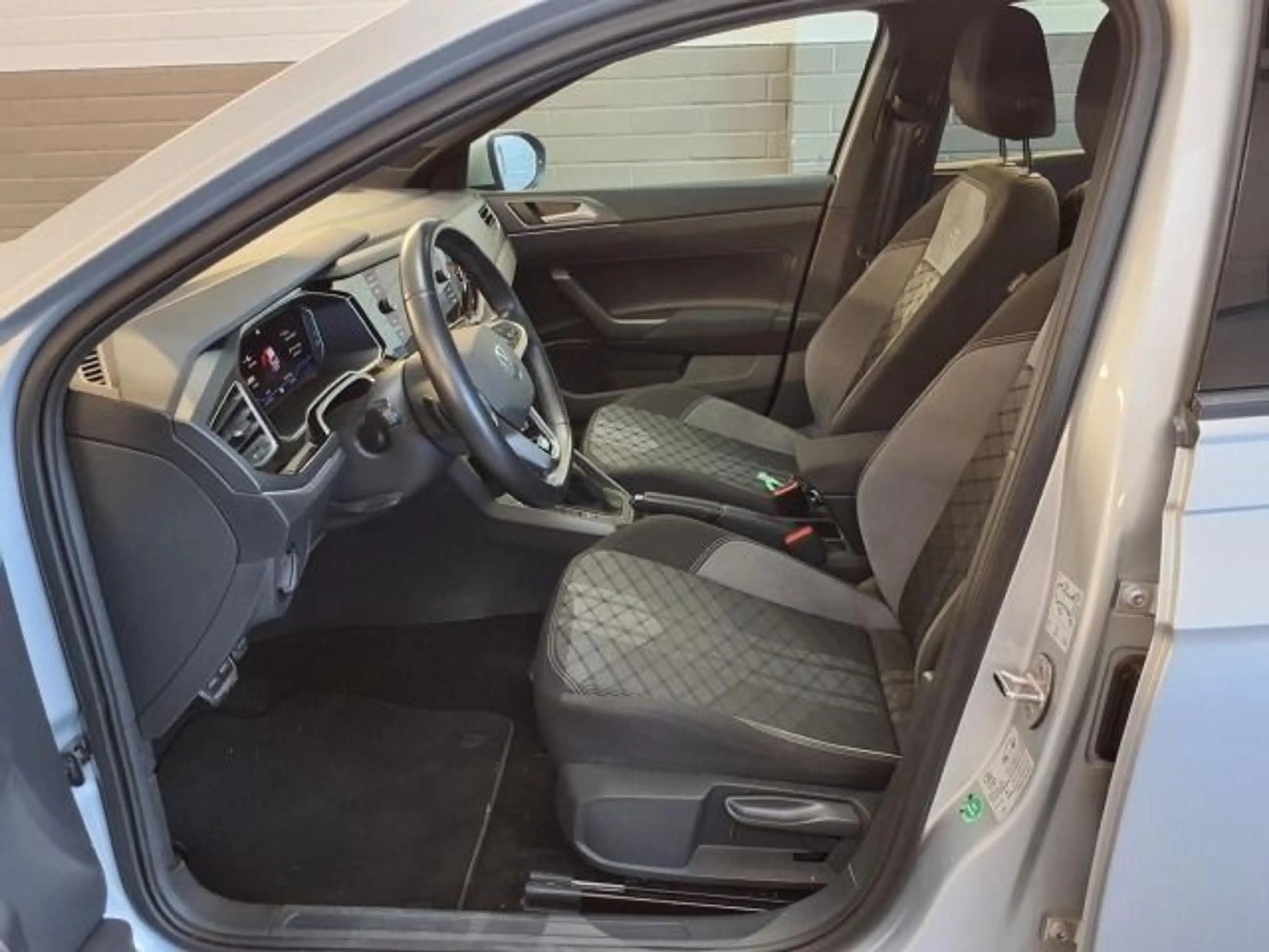 Volkswagen Taigo R-Line 1.5 TSI DSG AHK/Nav/ACC/Keyless/17" — photo 5