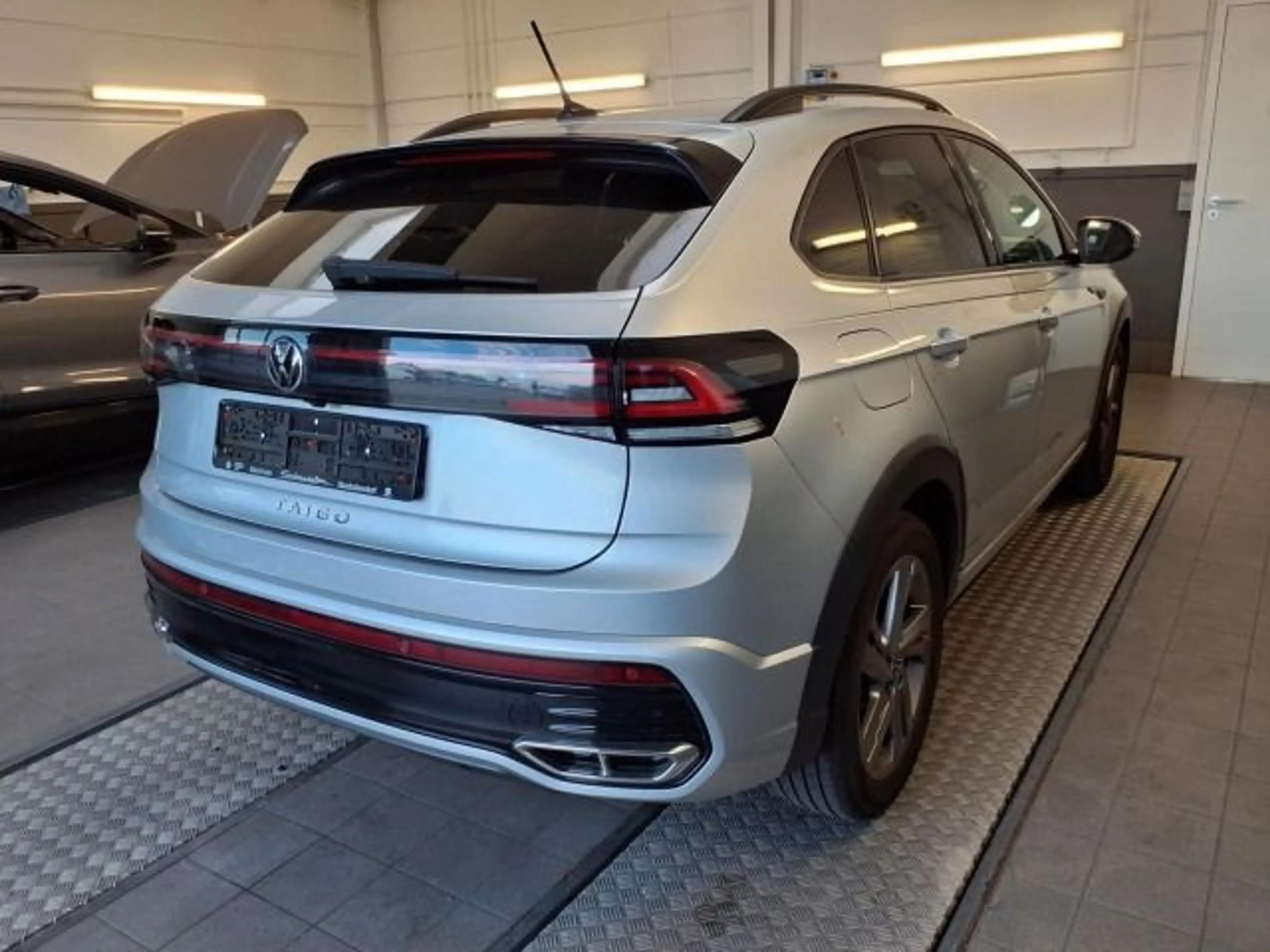 Volkswagen Taigo R-Line 1.5 TSI DSG AHK/Nav/ACC/Keyless/17" — photo 3