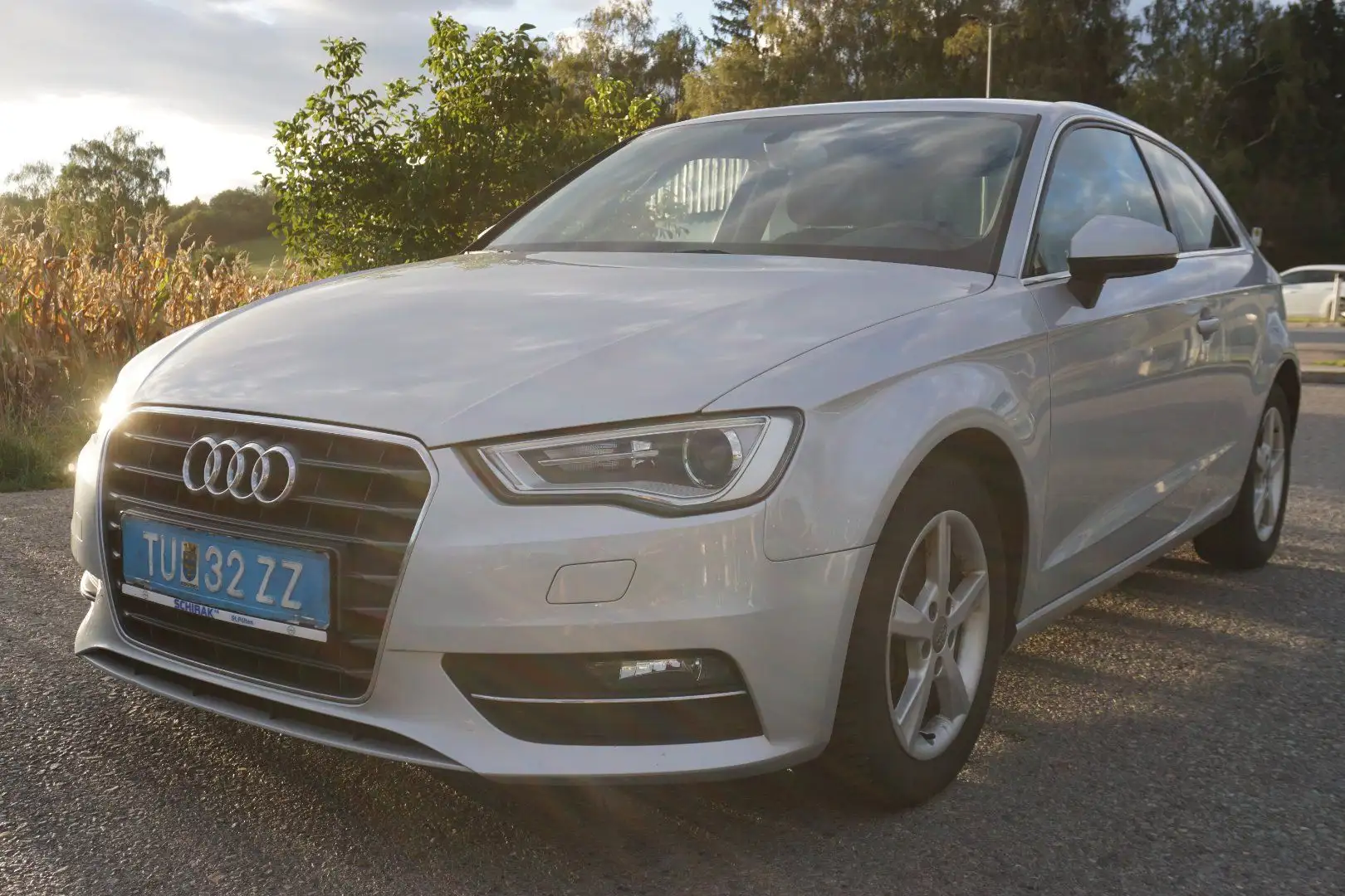 Audi A3 1.6 TDI Ambiente Silber - 2