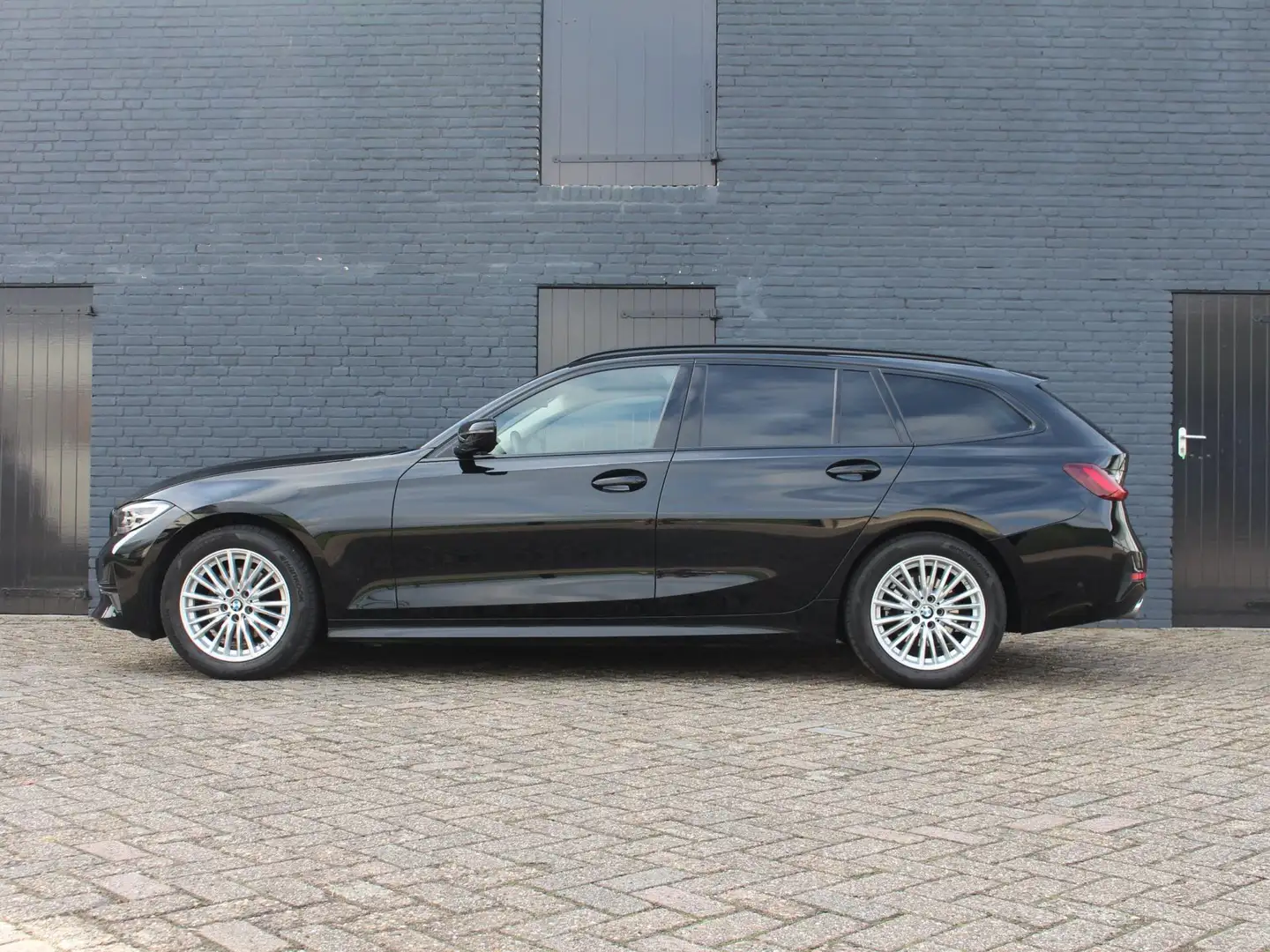 BMW 320 3-serie Touring 320d Sportline btw auto Noir - 2