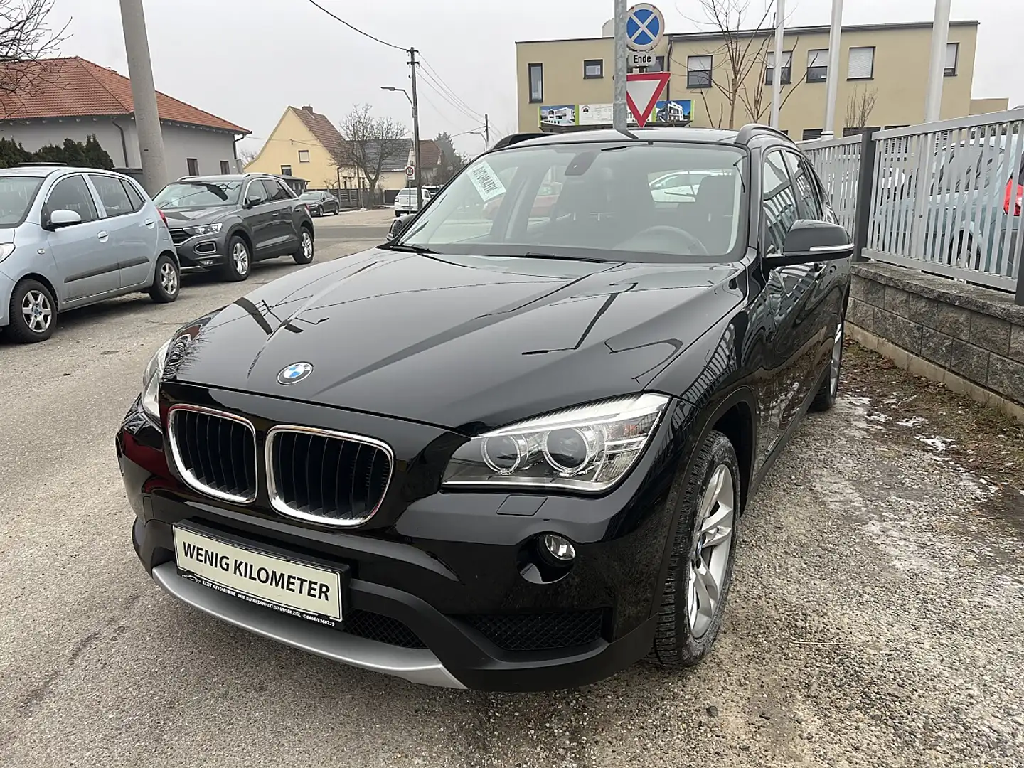 BMW X1 xDrive18d*Automatik* Schwarz - 1