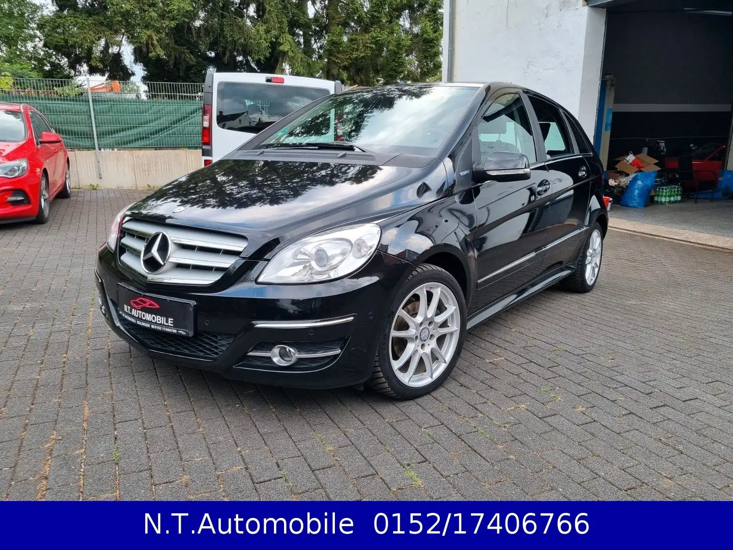 Mercedes-Benz B 160 *NUR 110000 KM*2xPDC*KLIMA*17"ALU* Noir - 1