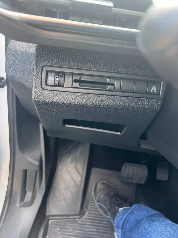 Peugeot 5008 PureTech 130 EAT8 Stop, foto 12