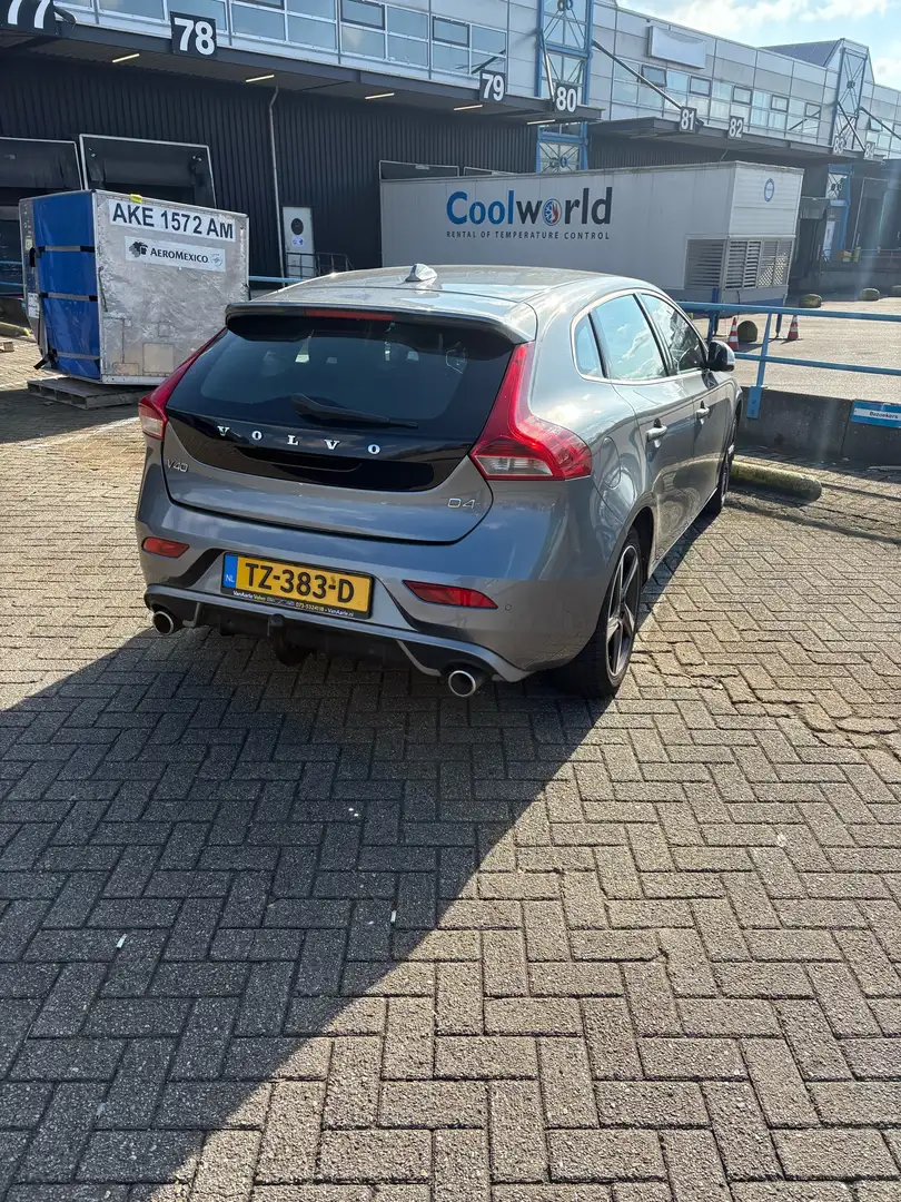 Volvo V40 2.0 D4 Summum Grey - 2