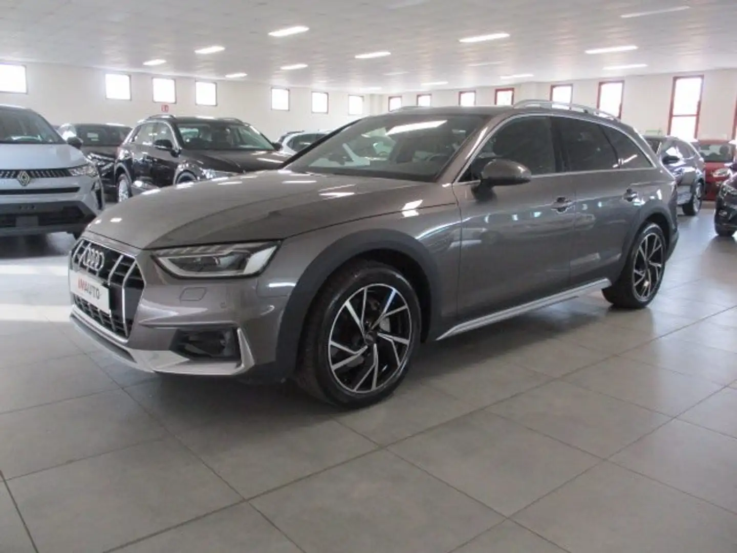 Audi A4 allroad A4 Allroad 40 2.0 TDI mhev Business Q. 204cv S-Tr Gris - 1