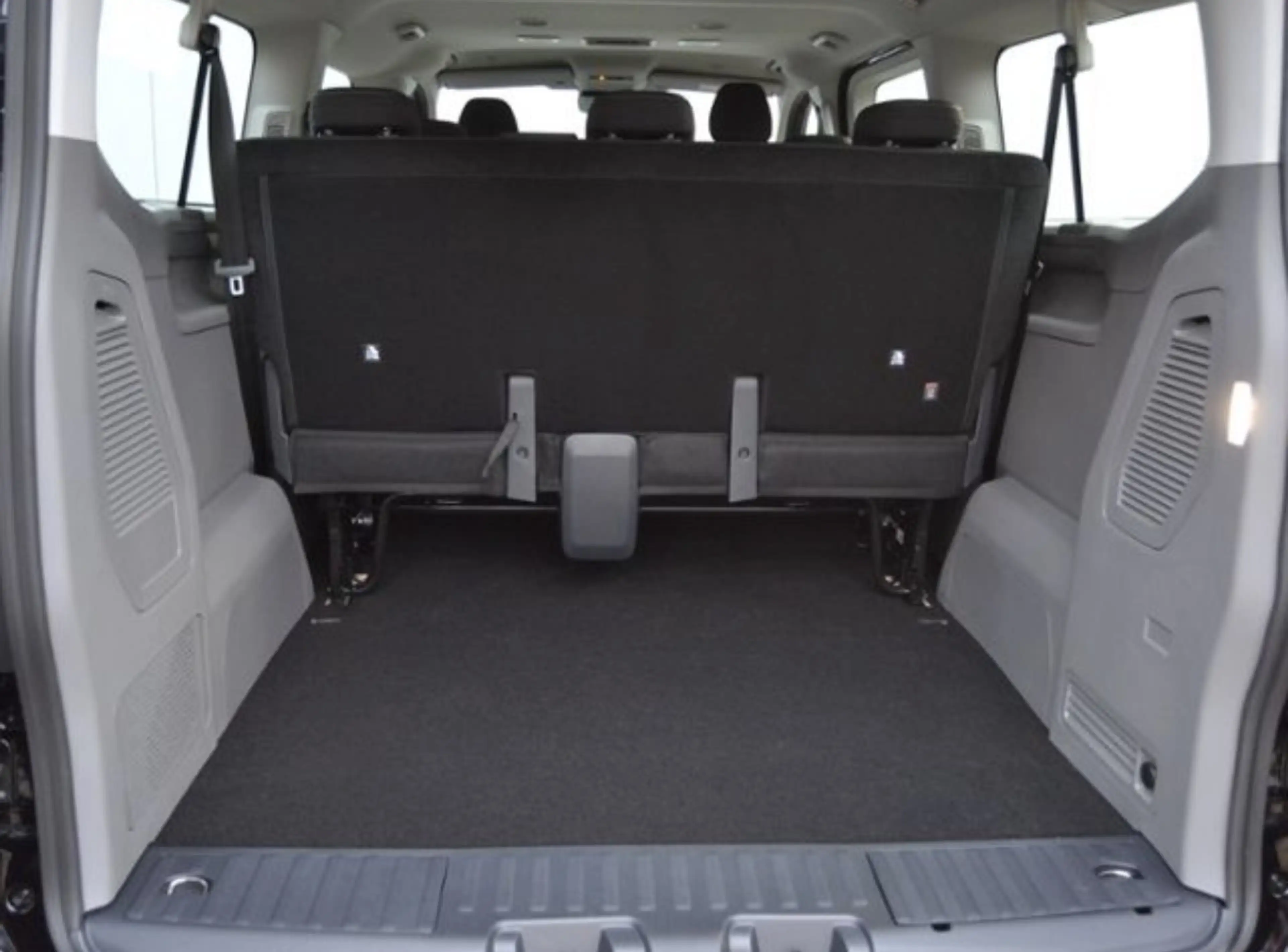 Volkswagen T7 Caravelle L2 Lang 8 Sitze AHK Klimaautomatik+++ — photo 8