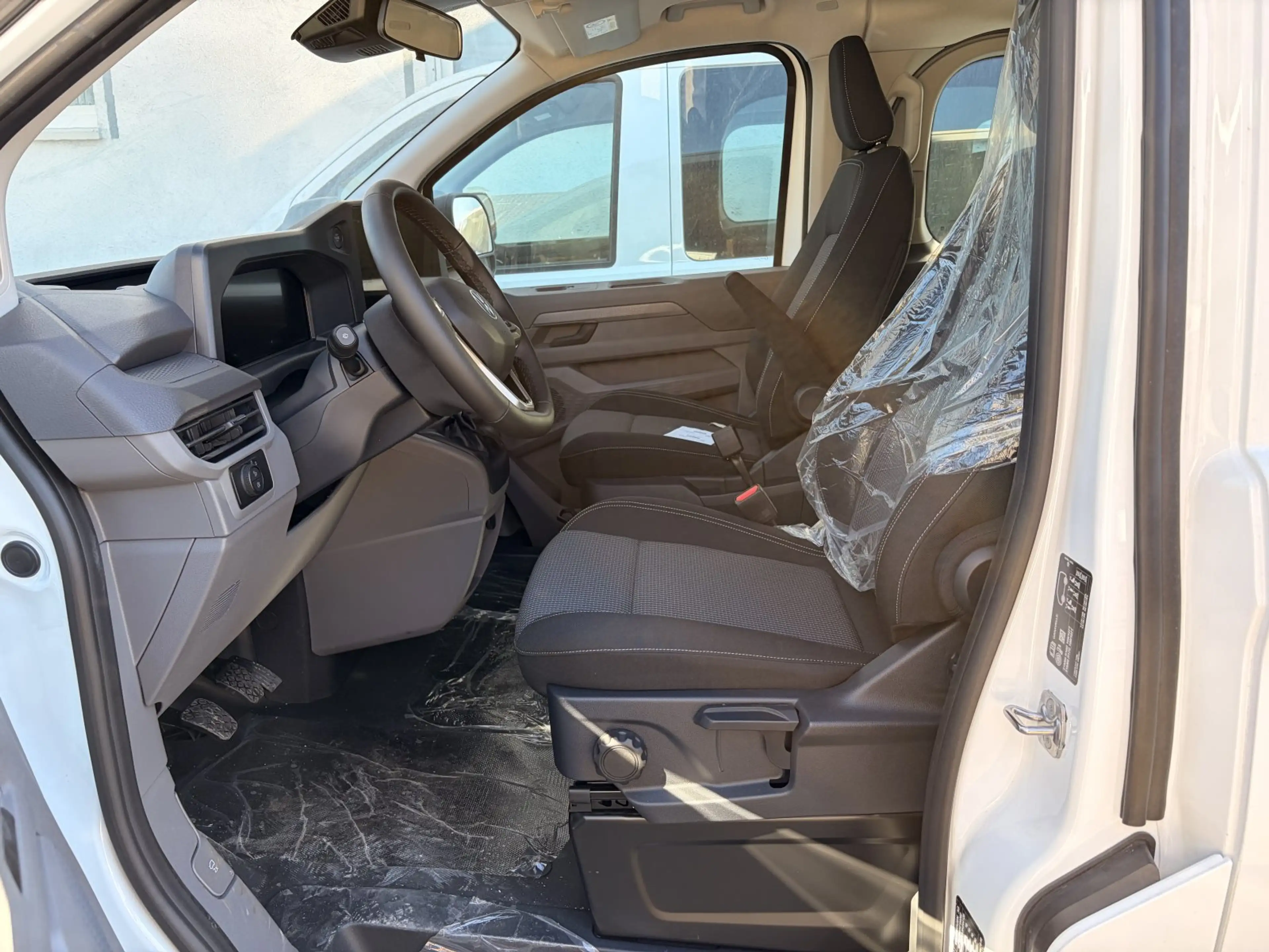 Volkswagen T7 Caravelle L2 Lang 8 Sitze AHK Klimaautomatik+++ — photo 16