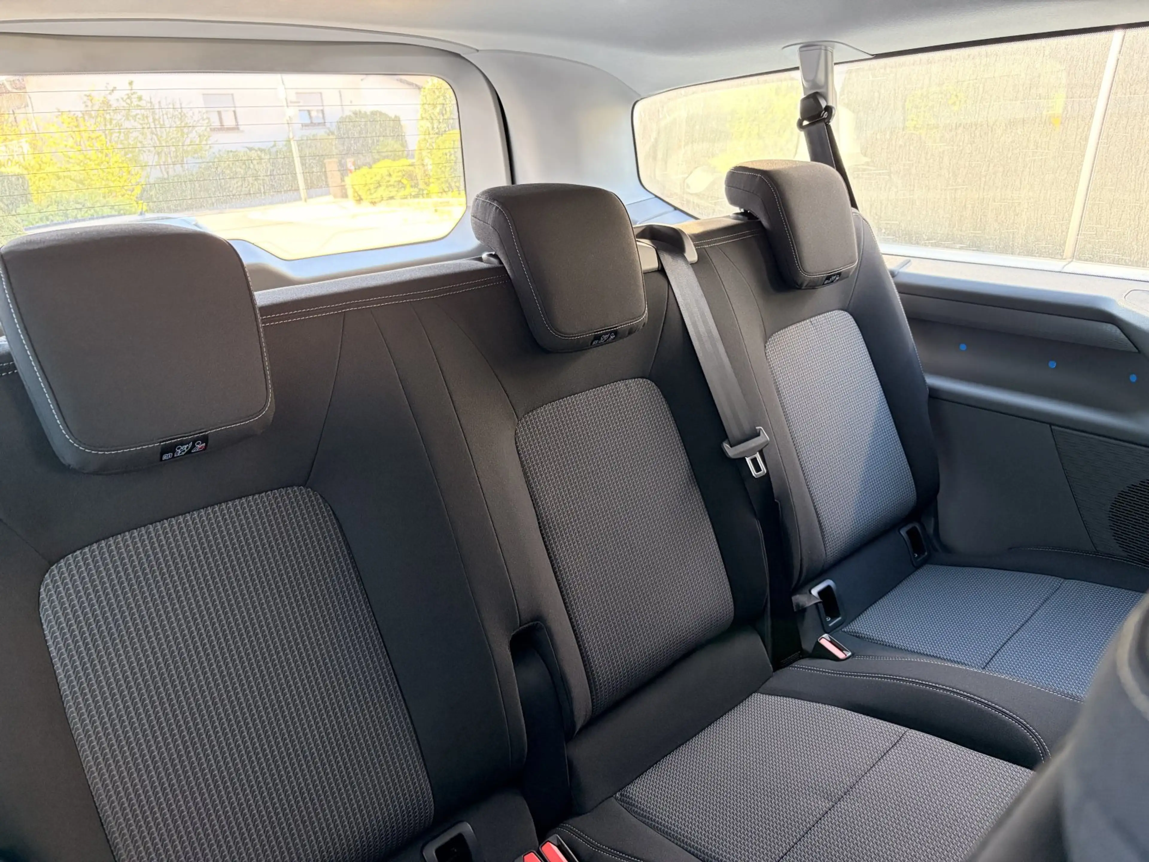 Volkswagen T7 Caravelle L2 Lang 8 Sitze AHK Klimaautomatik+++ — photo 15